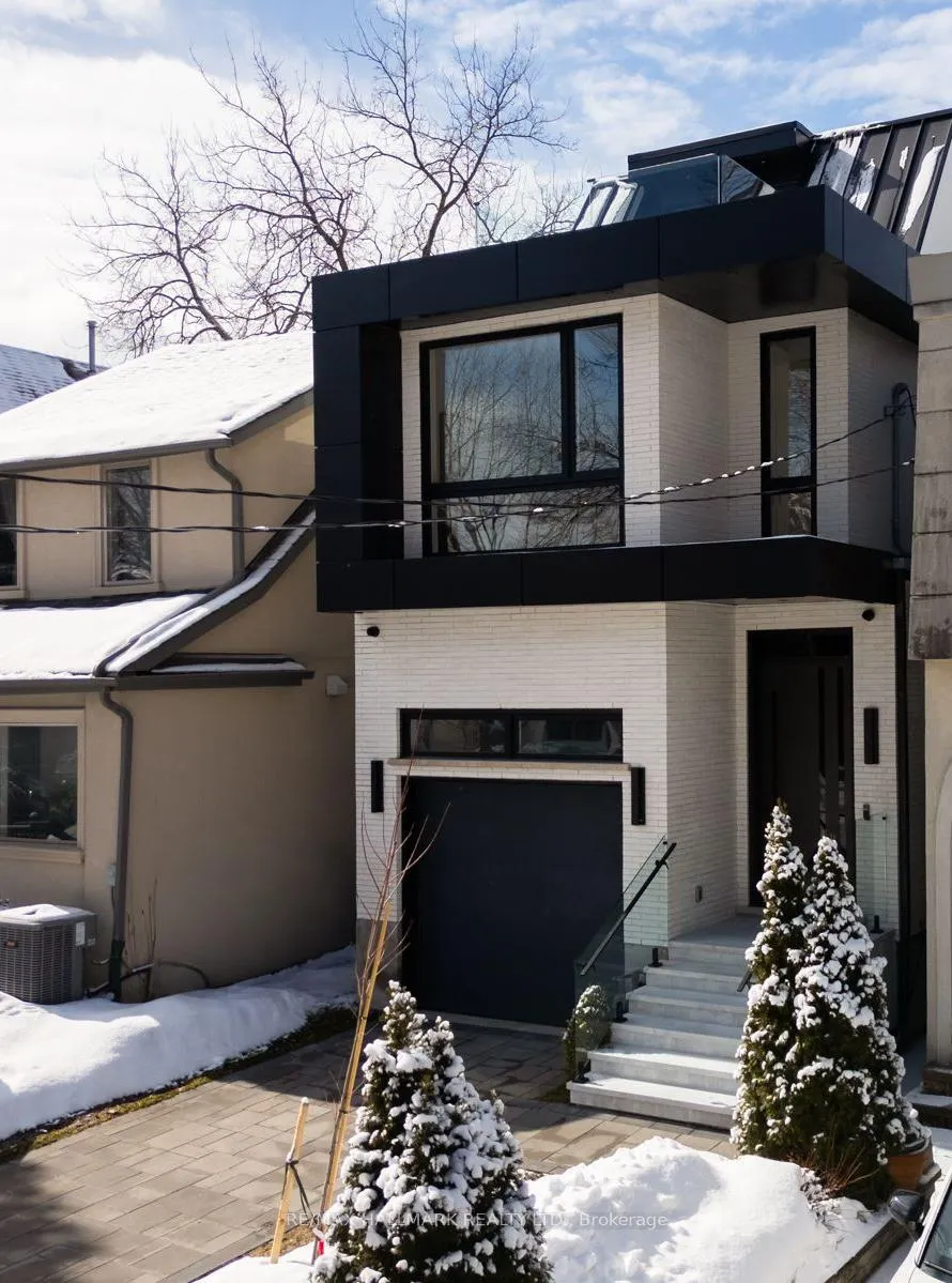 Photo 4 of 72 Marmot Street, Toronto, Mount Pleasant East — HOMEH