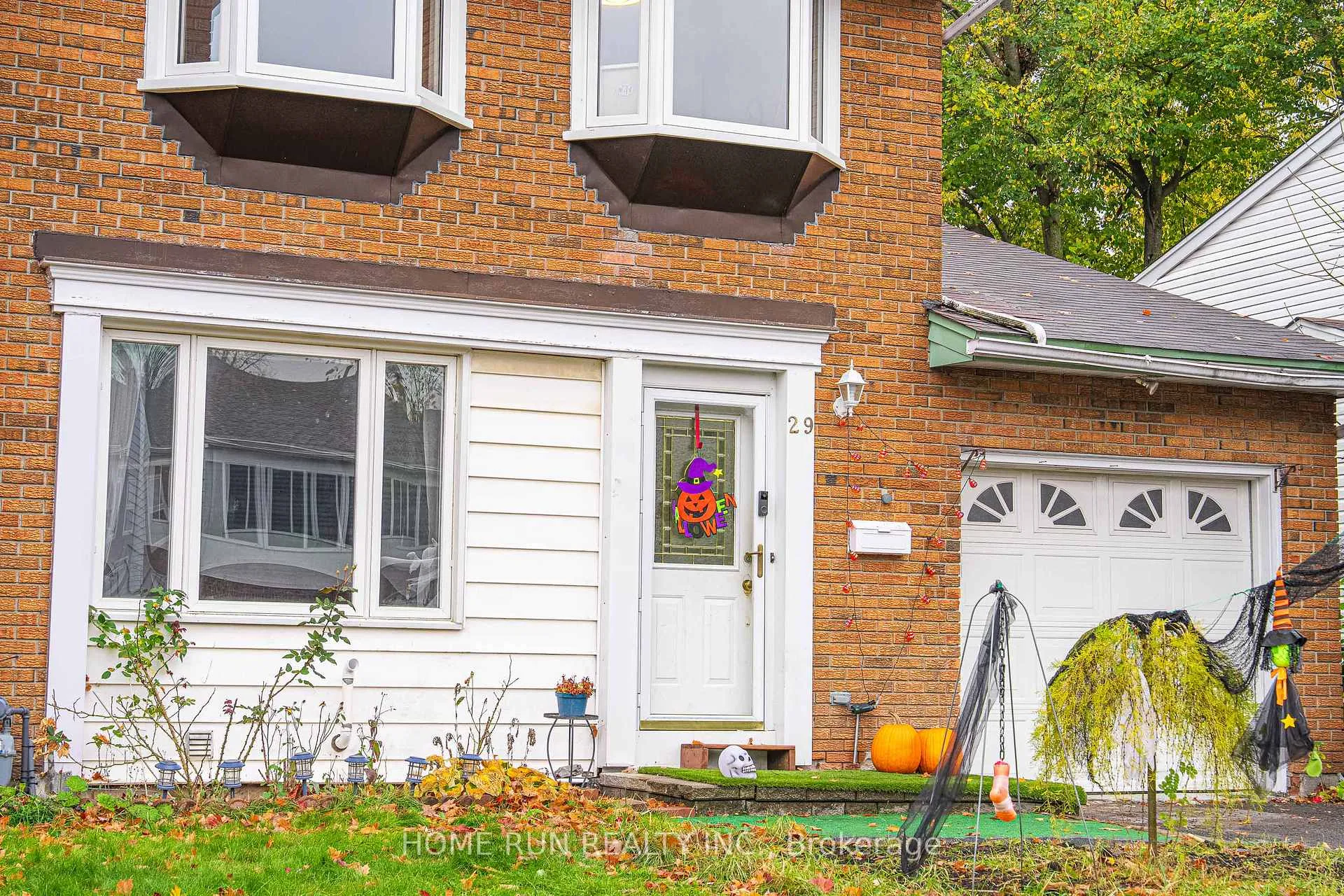 Photo 3 of 29 Cymbeline Drive, Ottawa, Westcliffe Estates — HOMEH