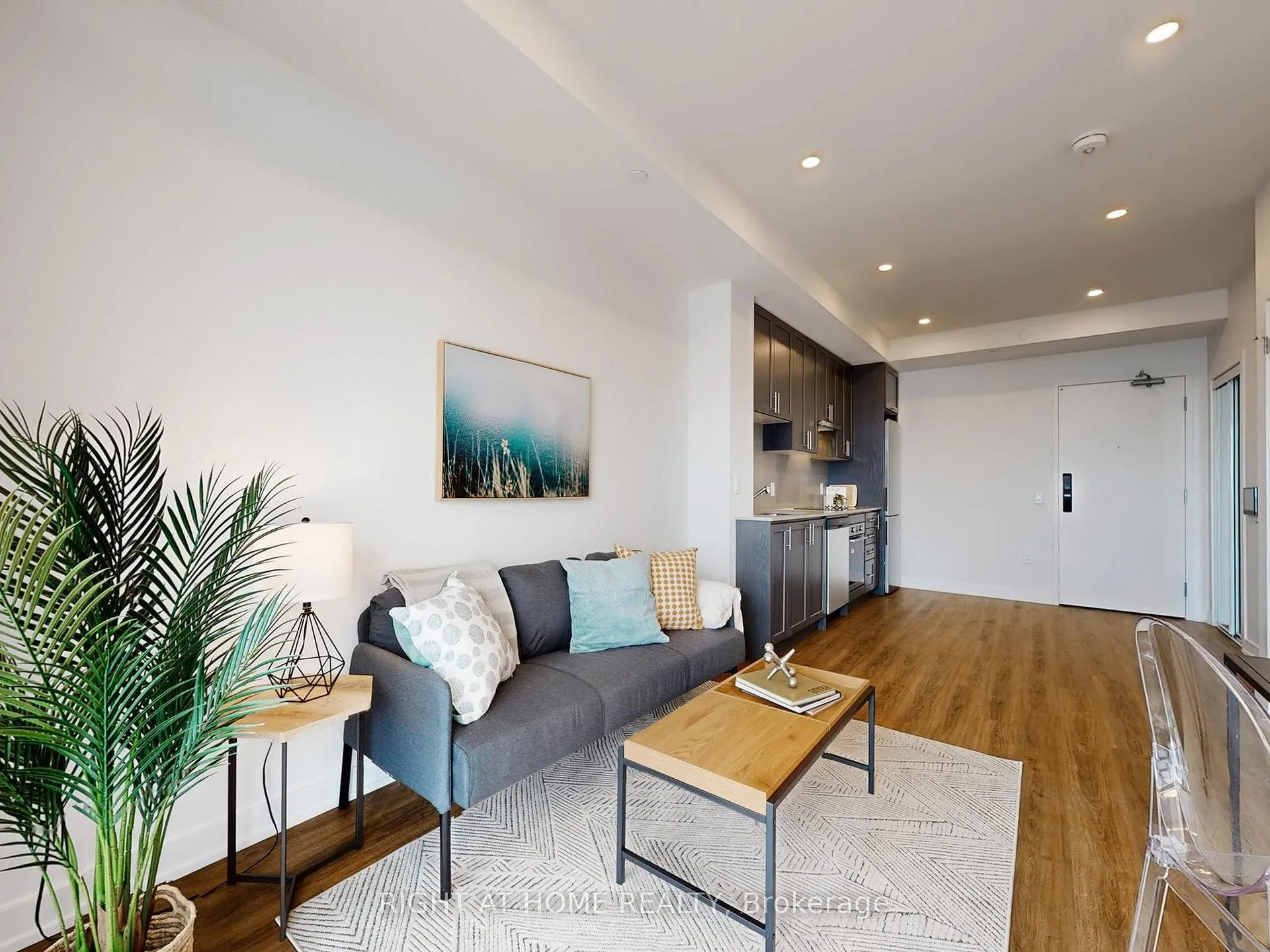 Photo 4 of Unit 1014, 461 Green Road, Hamilton, Lakeshore — HOMEH
