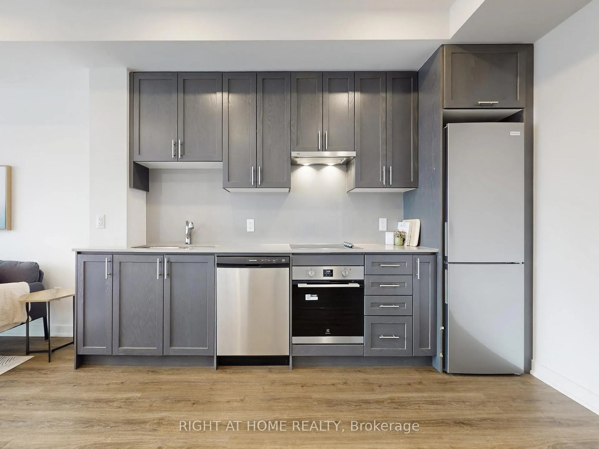 Photo 5 of Unit 1014, 461 Green Road, Hamilton, Lakeshore — HOMEH