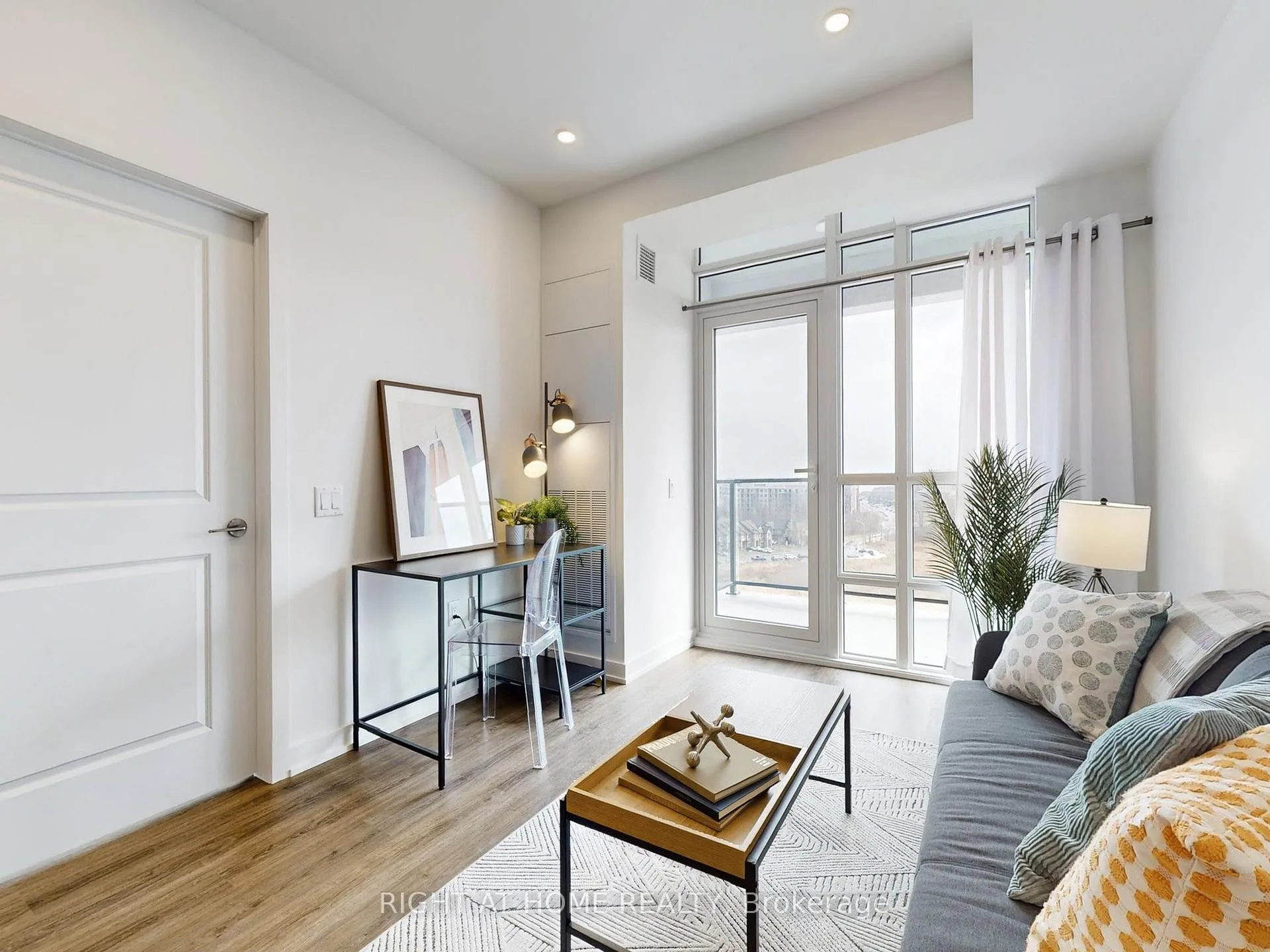 Photo 6 of Unit 1014, 461 Green Road, Hamilton, Lakeshore — HOMEH