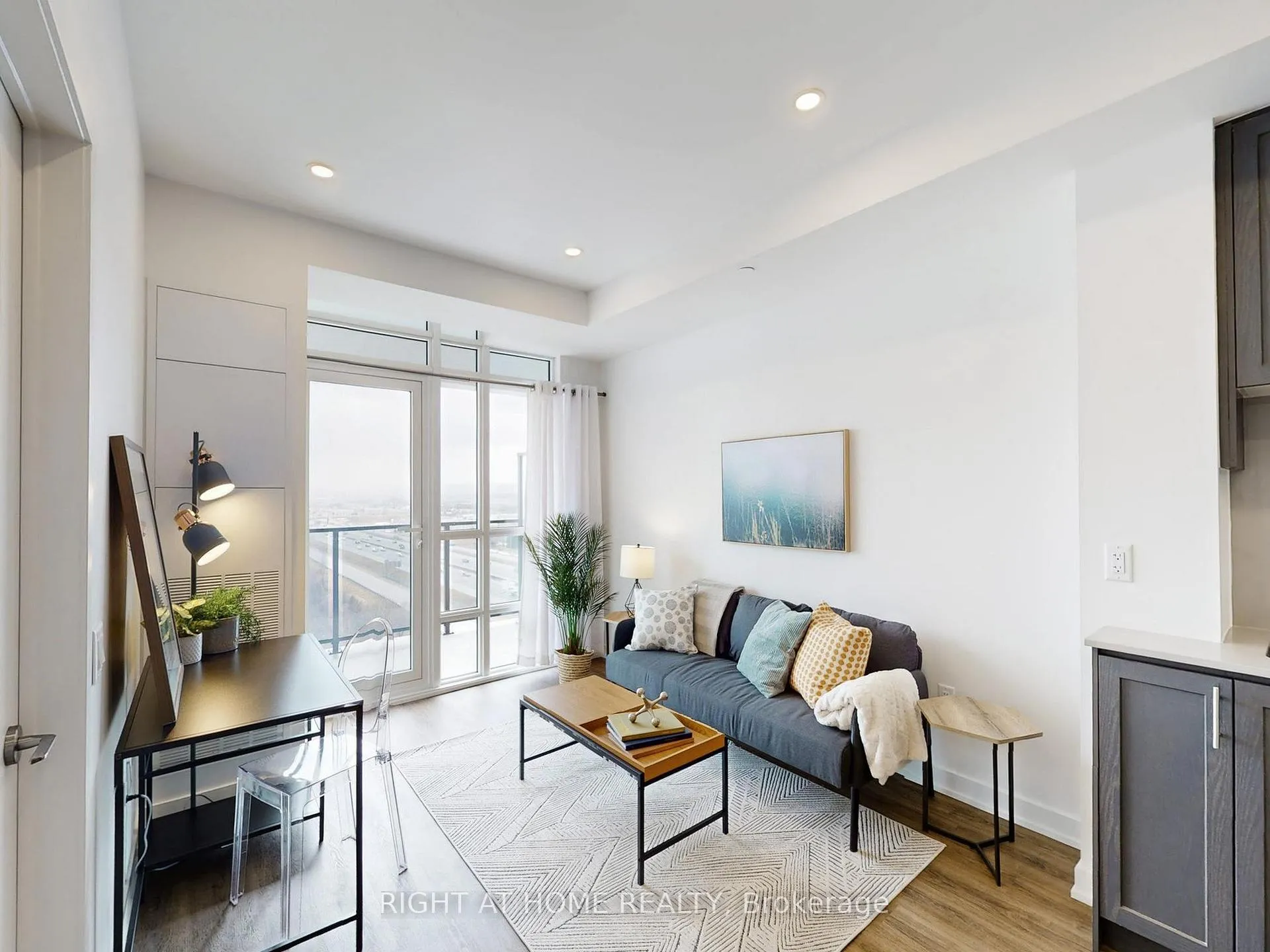 Photo 7 of Unit 1014, 461 Green Road, Hamilton, Lakeshore — HOMEH