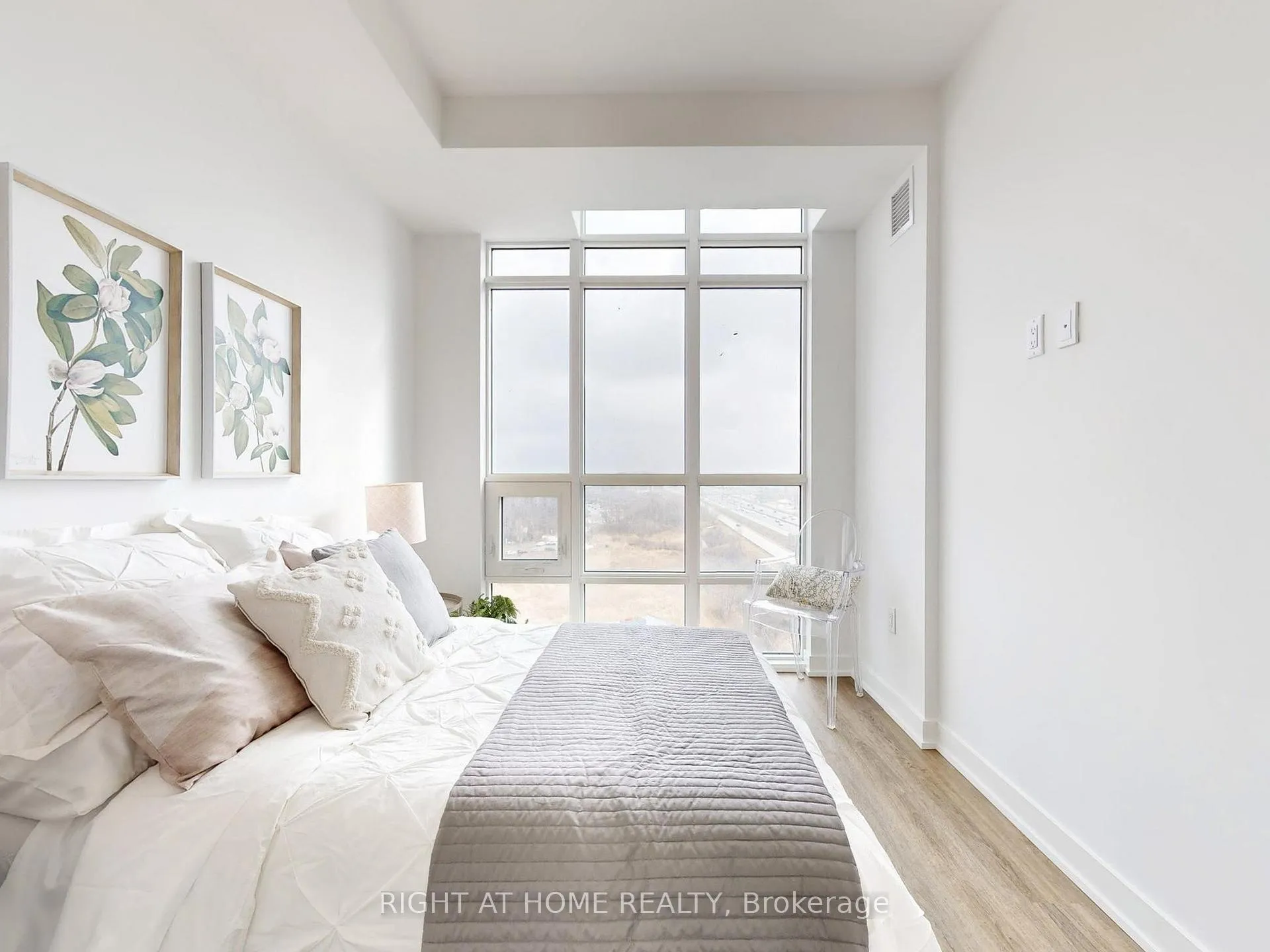 Photo 11 of Unit 1014, 461 Green Road, Hamilton, Lakeshore — HOMEH
