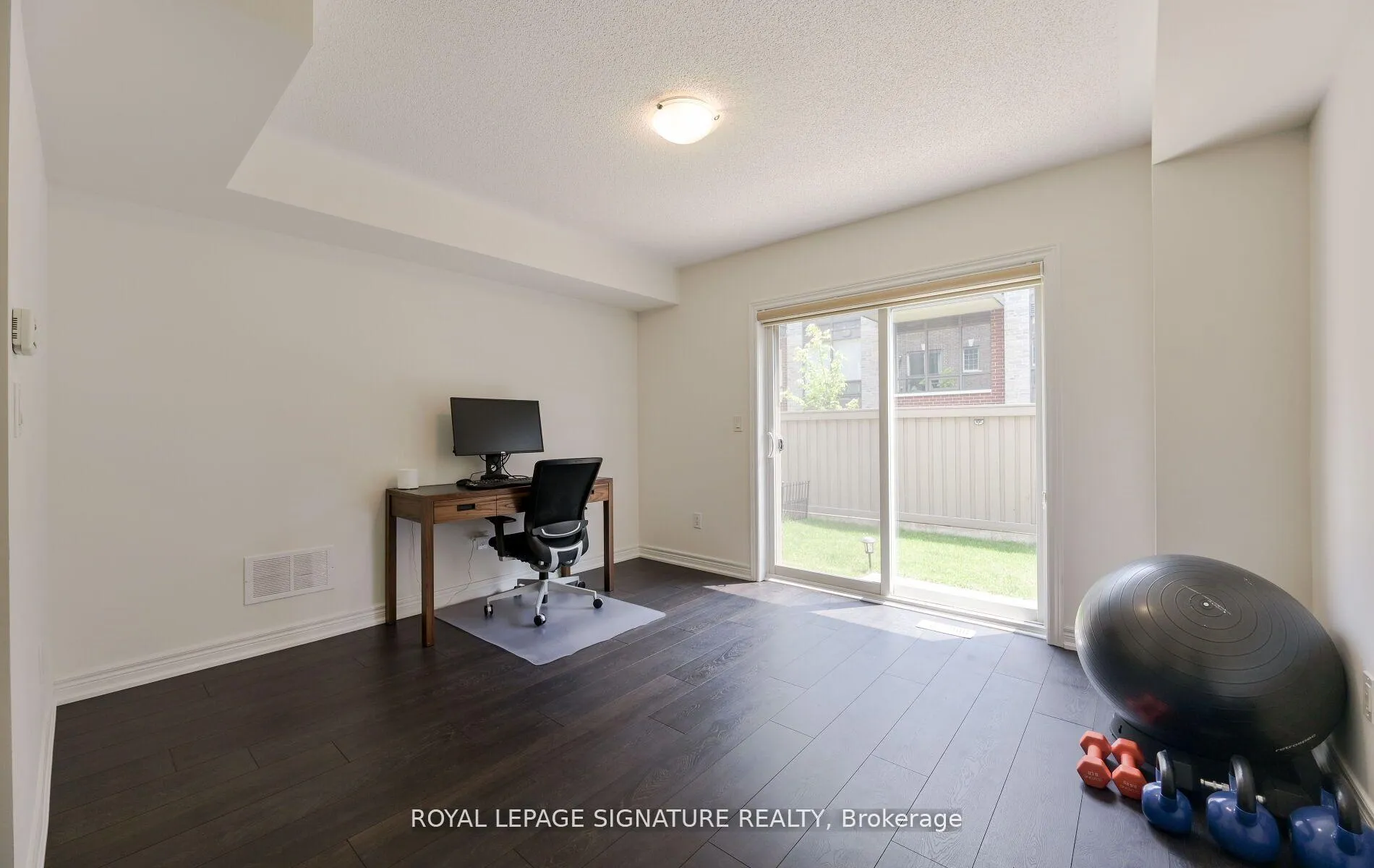 Photo 4 of 31 Faye Street, Brampton, Bram East — HOMEH