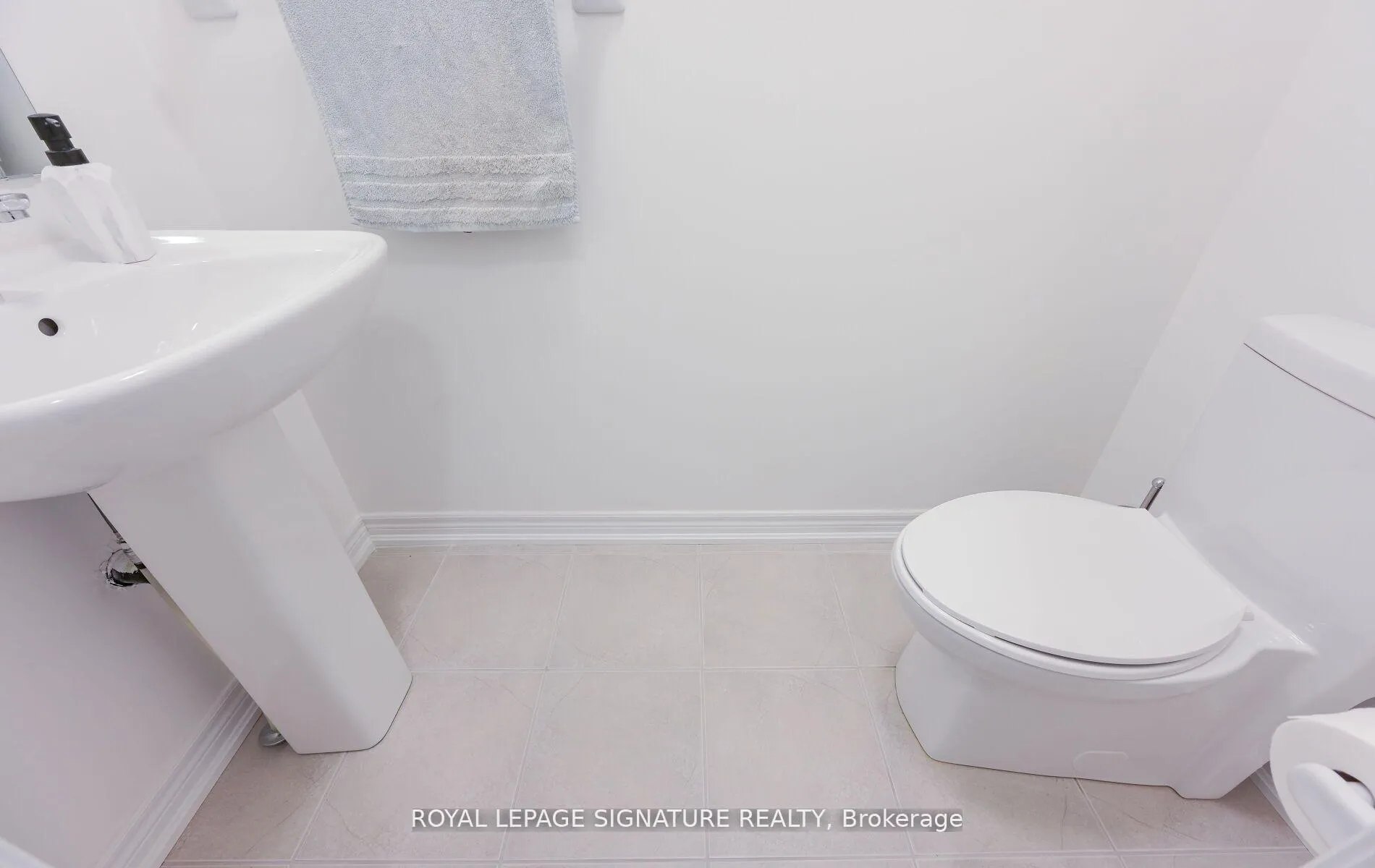 Photo 6 of 31 Faye Street, Brampton, Bram East — HOMEH