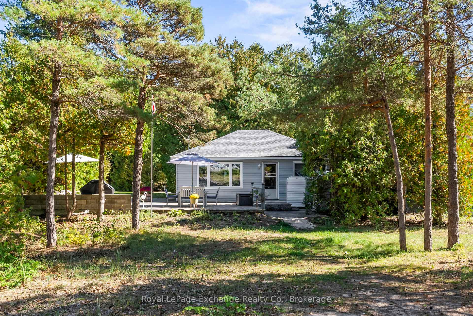 Photo 2 of 10 Edgemere Avenue, Kincardine — HOMEH