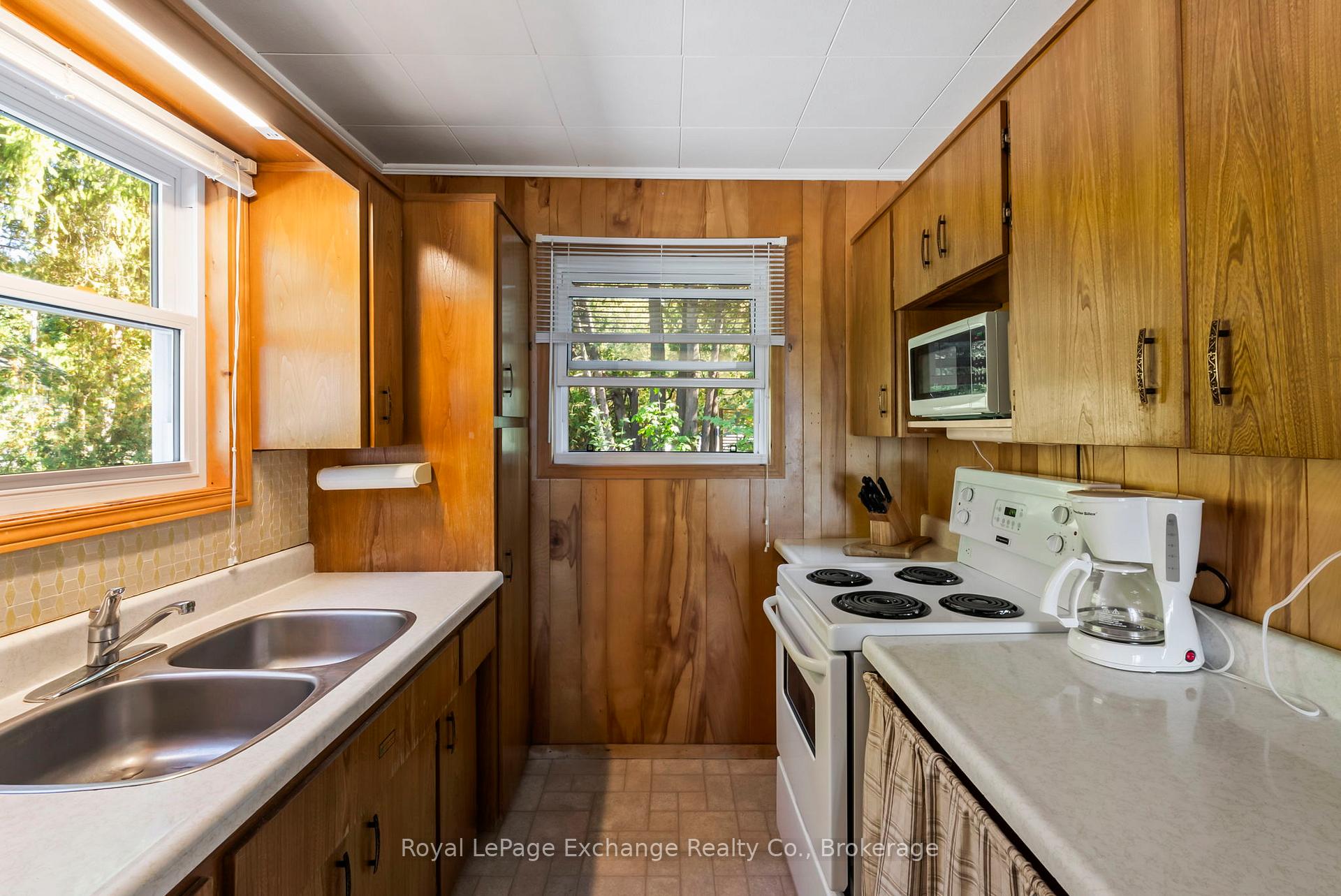Photo 5 of 10 Edgemere Avenue, Kincardine — HOMEH