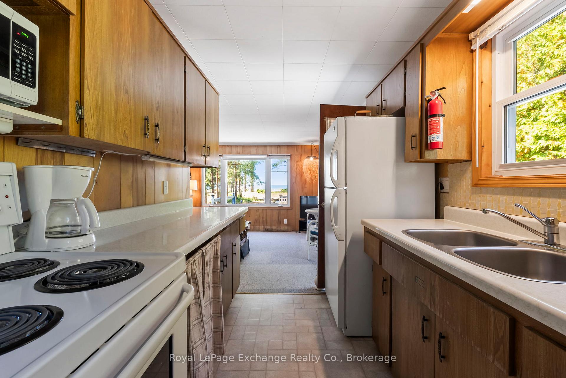 Photo 6 of 10 Edgemere Avenue, Kincardine — HOMEH
