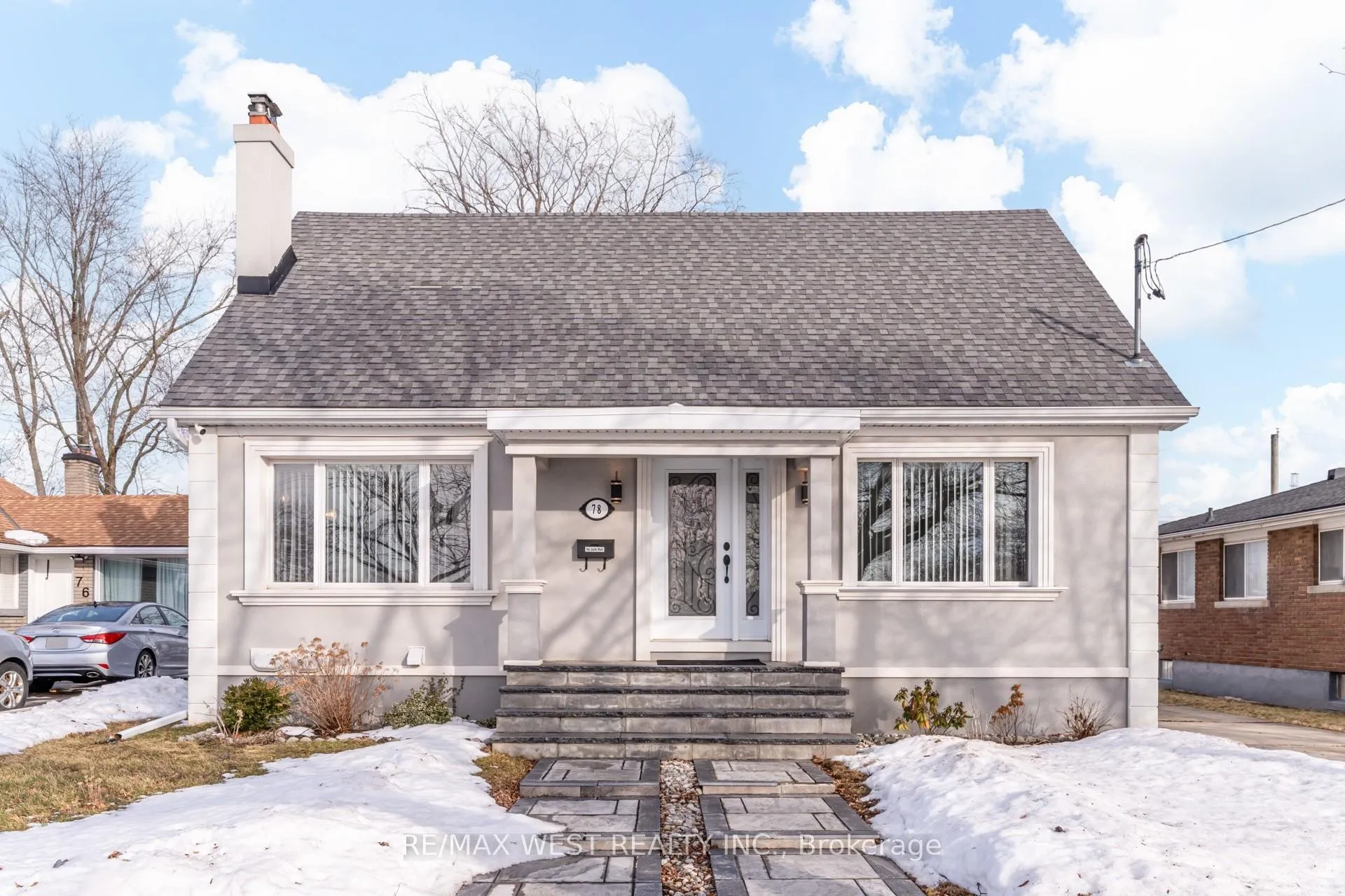 Photo 2 of 78 Golden Boulevard E, Welland, Lincoln/Crowland — HOMEH