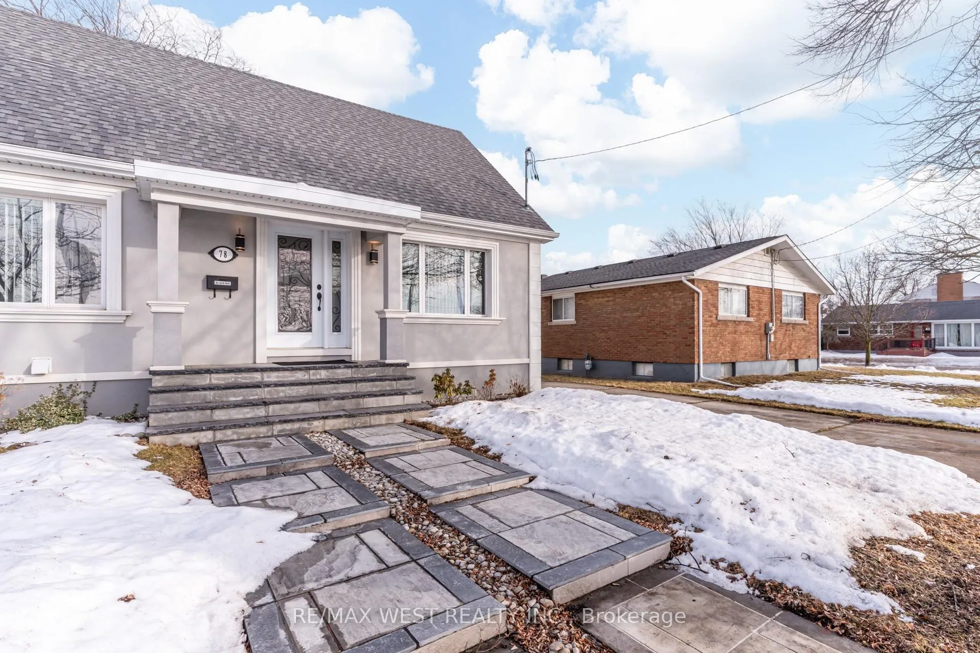 Photo 4 of 78 Golden Boulevard E, Welland, Lincoln/Crowland — HOMEH