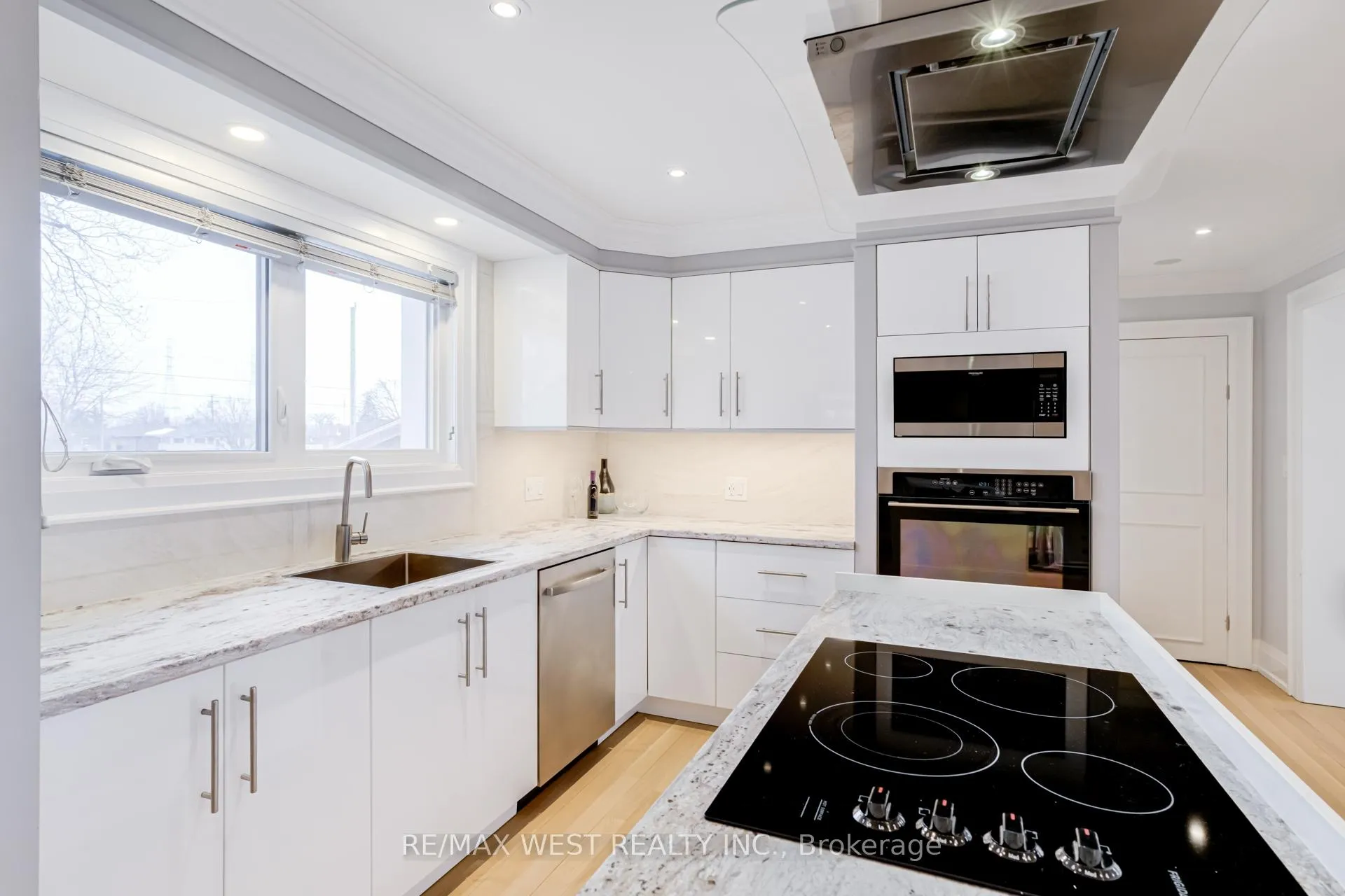 Photo 11 of 78 Golden Boulevard E, Welland, Lincoln/Crowland — HOMEH