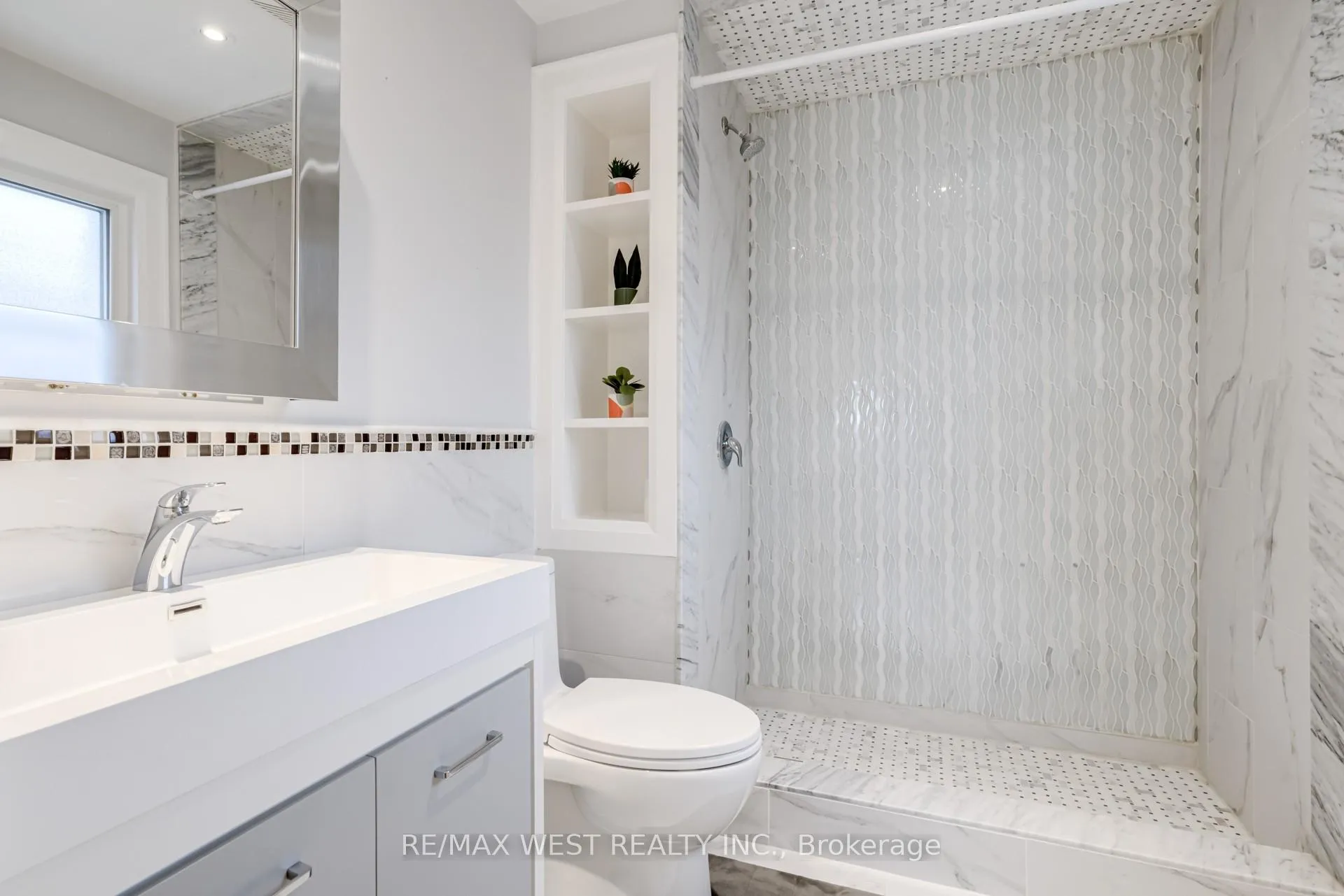 Photo 17 of 78 Golden Boulevard E, Welland, Lincoln/Crowland — HOMEH