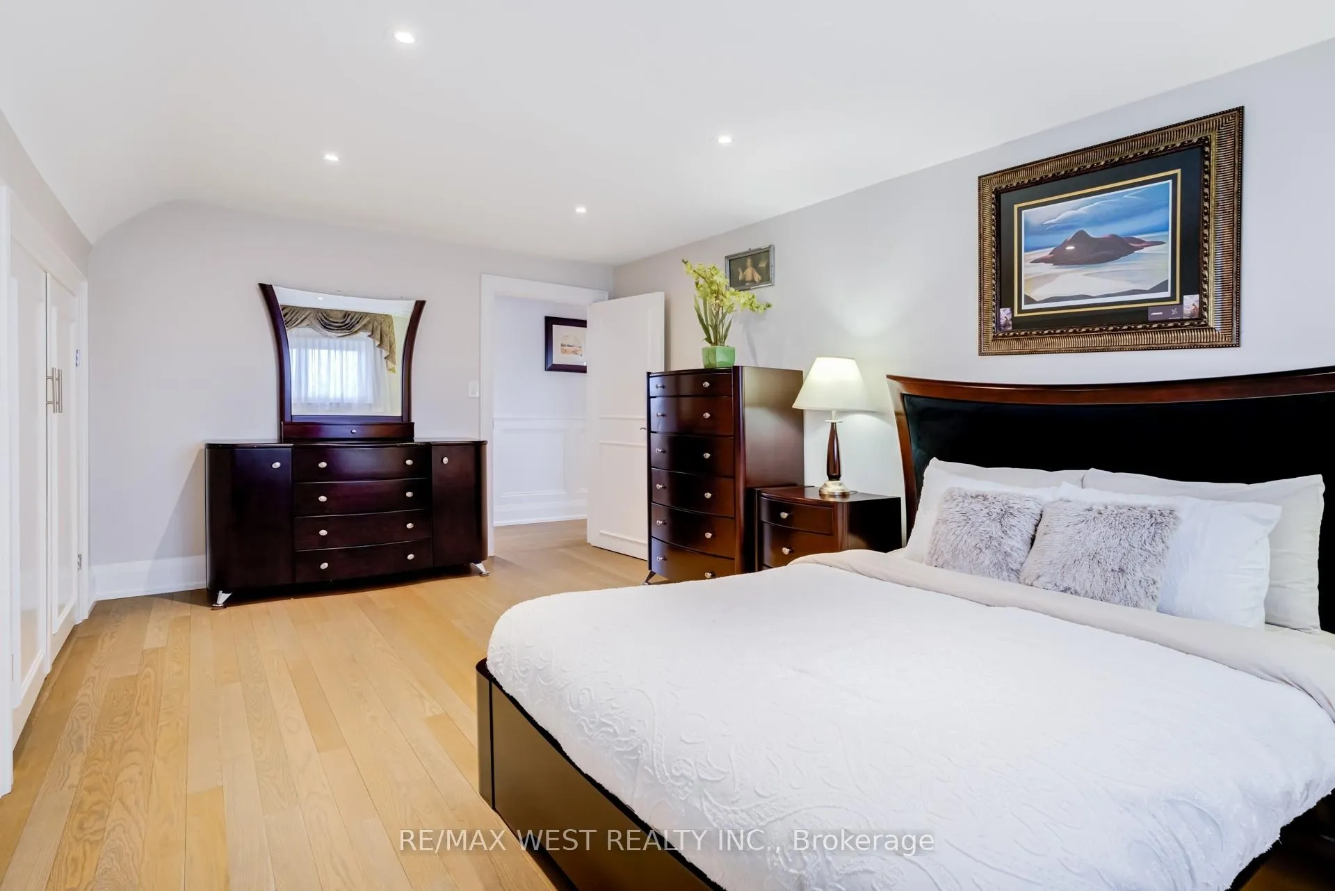 Photo 22 of 78 Golden Boulevard E, Welland, Lincoln/Crowland — HOMEH