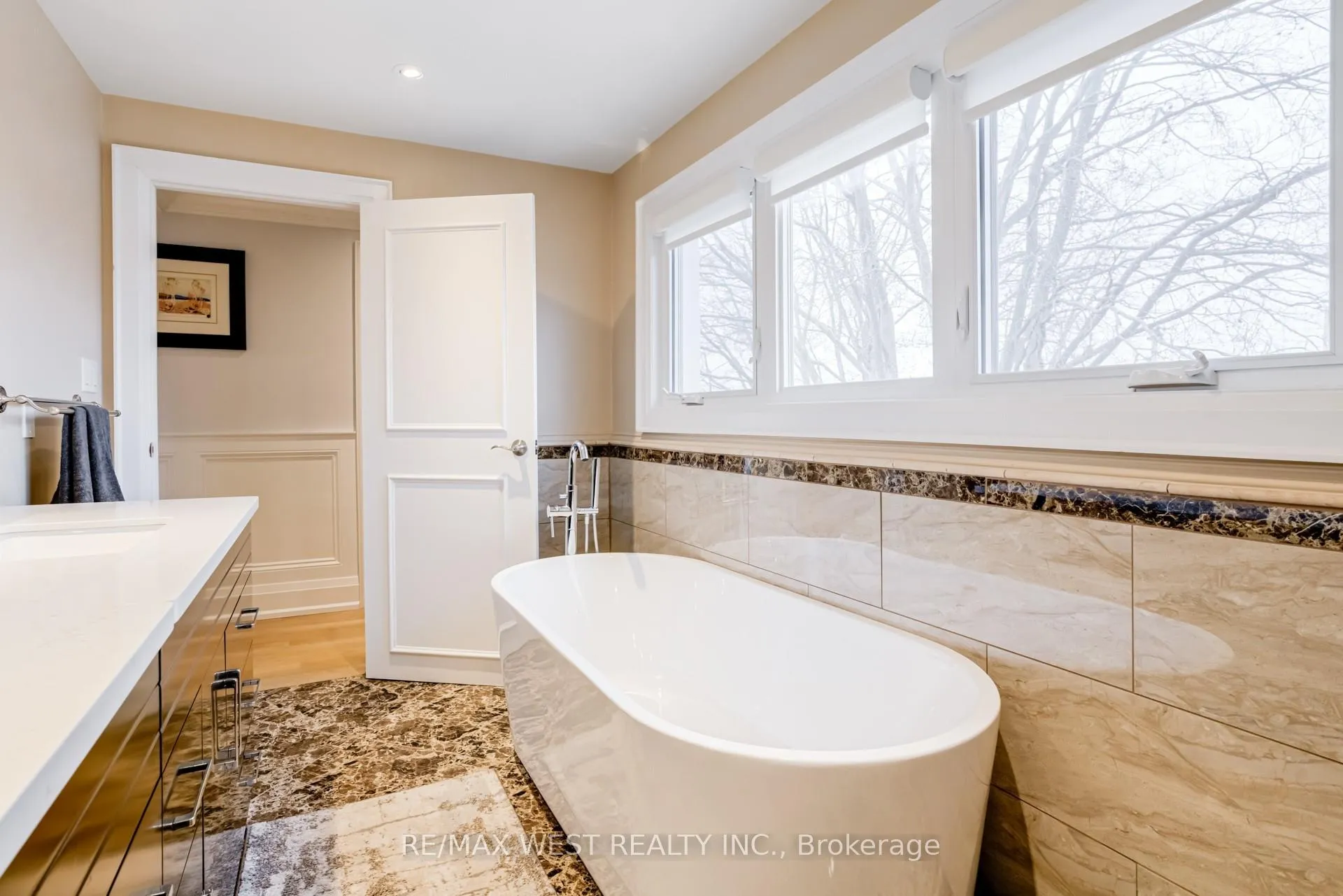 Photo 28 of 78 Golden Boulevard E, Welland, Lincoln/Crowland — HOMEH
