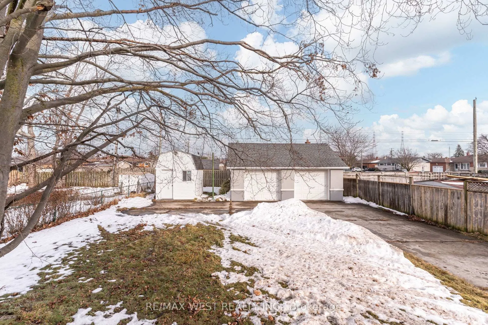 Photo 46 of 78 Golden Boulevard E, Welland, Lincoln/Crowland — HOMEH
