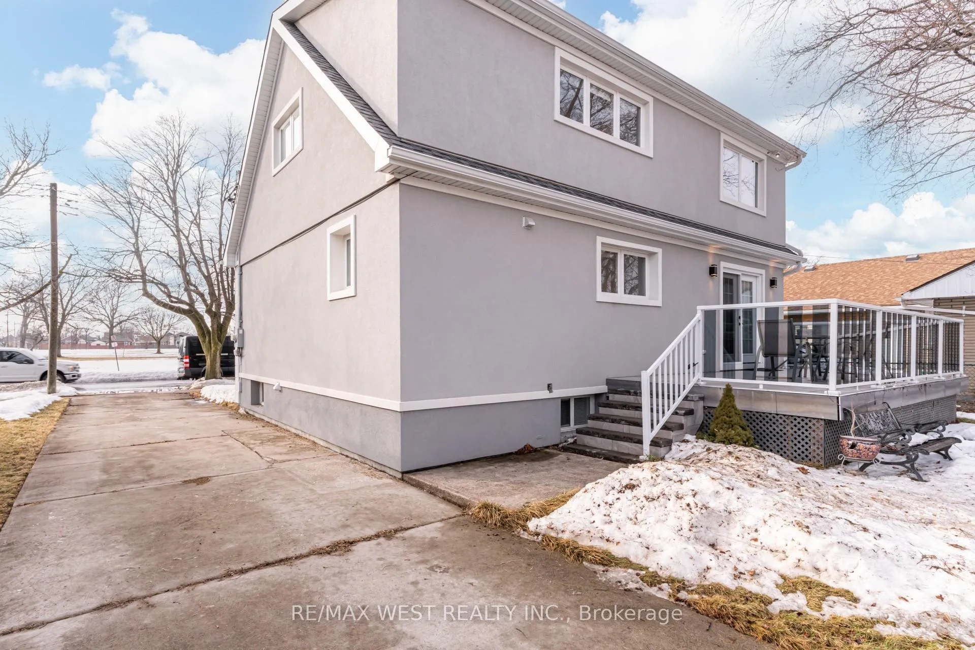 Photo 47 of 78 Golden Boulevard E, Welland, Lincoln/Crowland — HOMEH