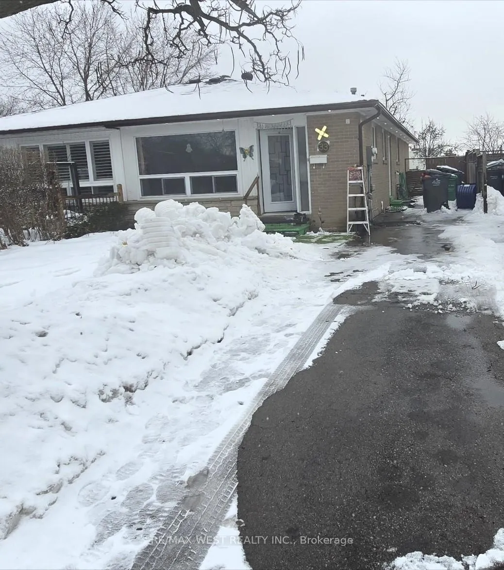Photo 1 of 33 Archdekin Drive, Brampton, Queen Street Corridor — HOMEH