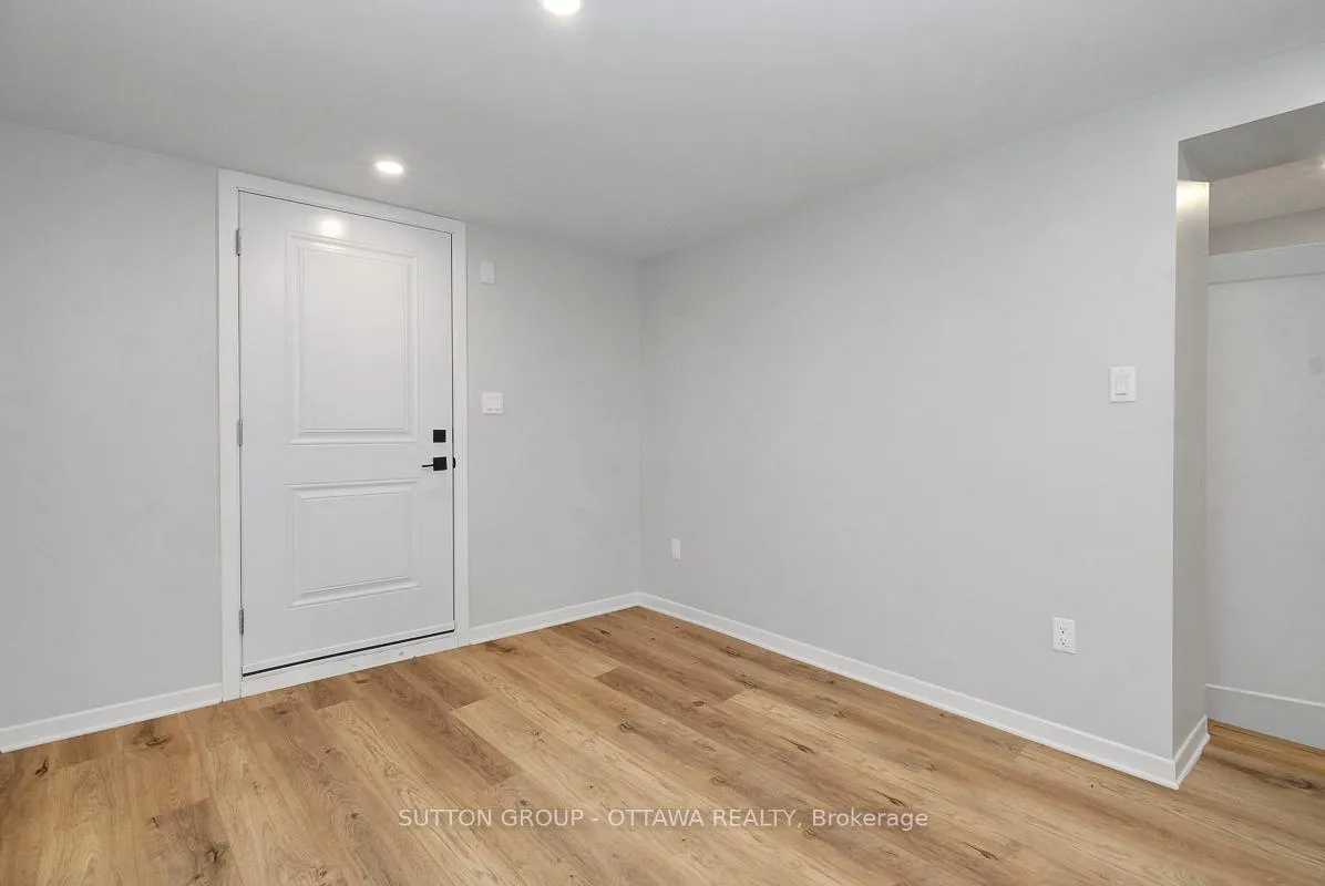 Photo 4 of Unit 2, 2413 Ryan Drive, Ottawa, Queensway Terrace South/Ridgeview — HOMEH