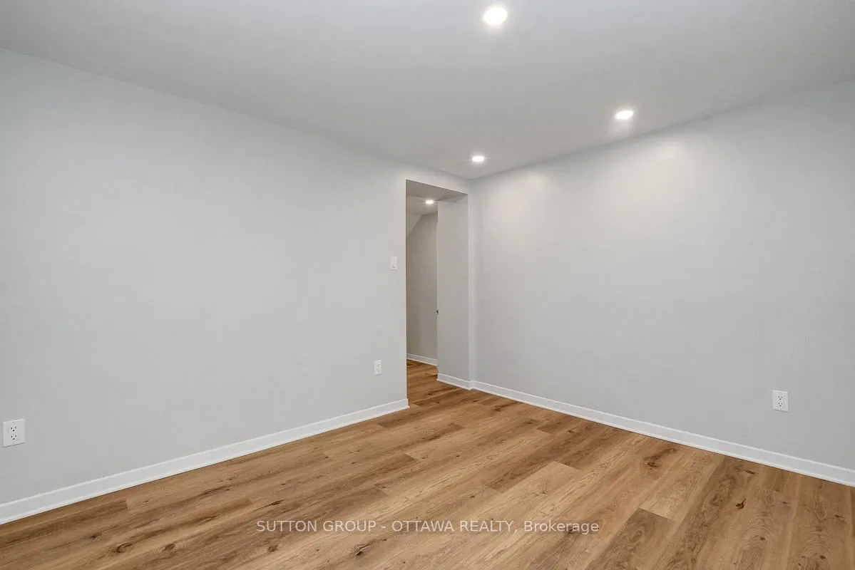Photo 6 of Unit 2, 2413 Ryan Drive, Ottawa, Queensway Terrace South/Ridgeview — HOMEH