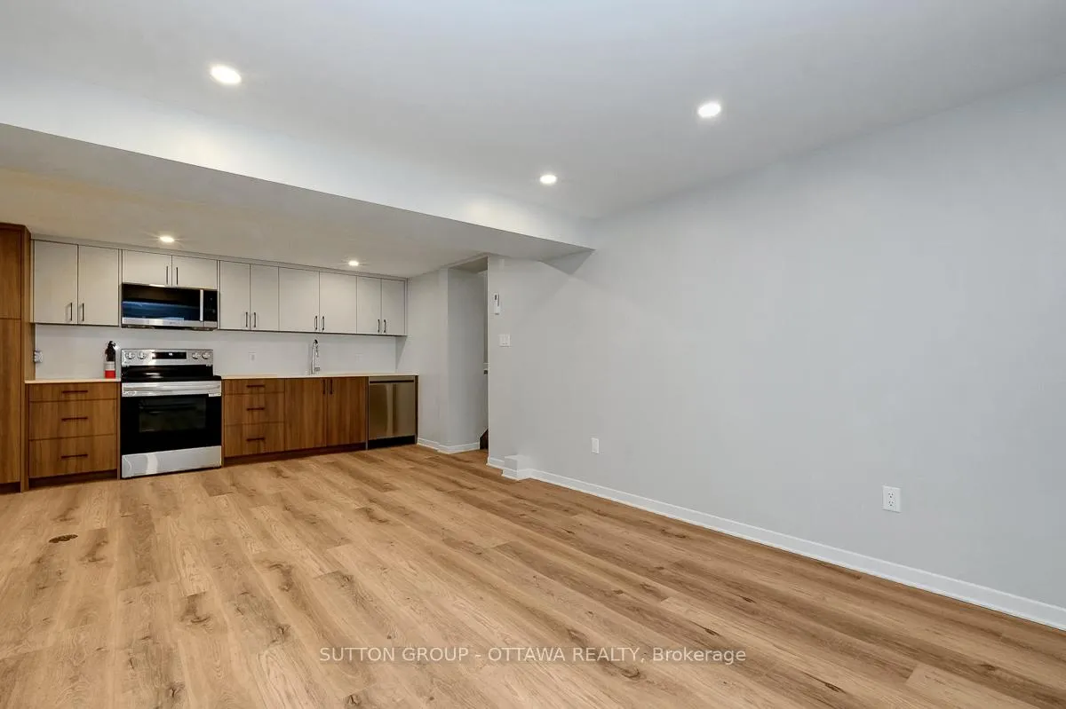 Photo 9 of Unit 2, 2413 Ryan Drive, Ottawa, Queensway Terrace South/Ridgeview — HOMEH