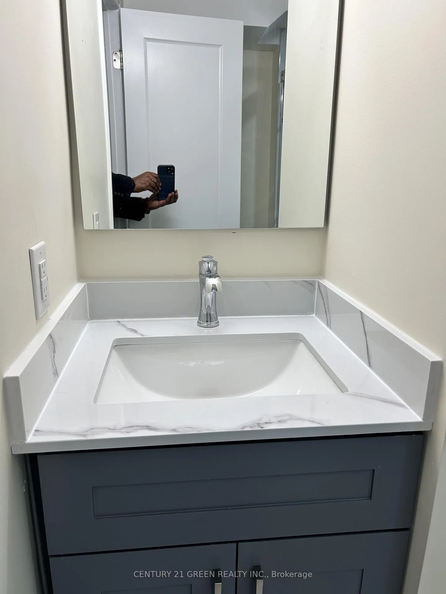 Photo 10 of Unit BSMT, 75 Drinkwater Road, Brampton, Fletcher's West — HOMEH