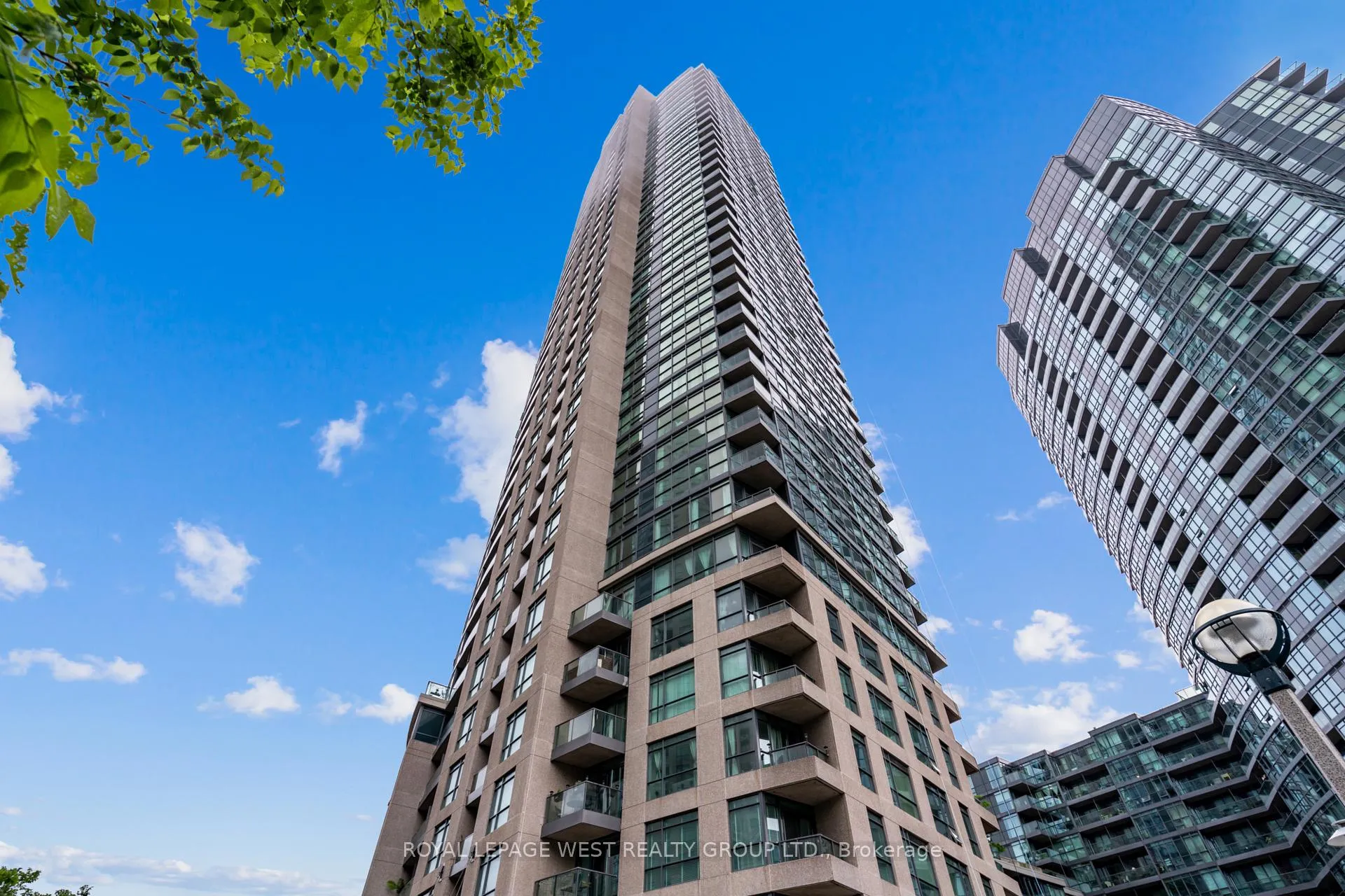 Front of Unit 703, 219 Fort York Boulevard
