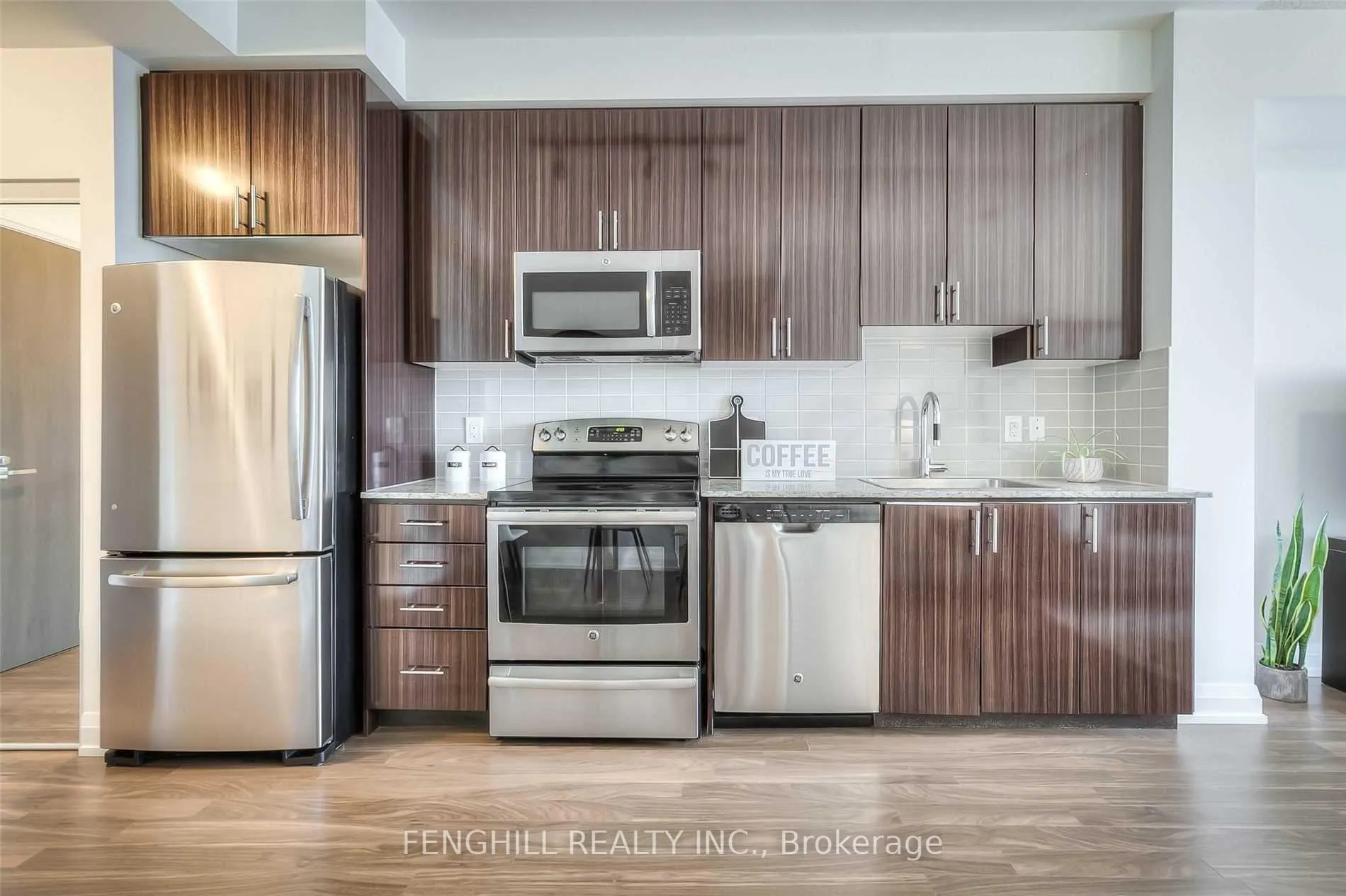 Photo 3 of Unit 1811, 7171 Yonge Street, Markham, Thornhill — HOMEH