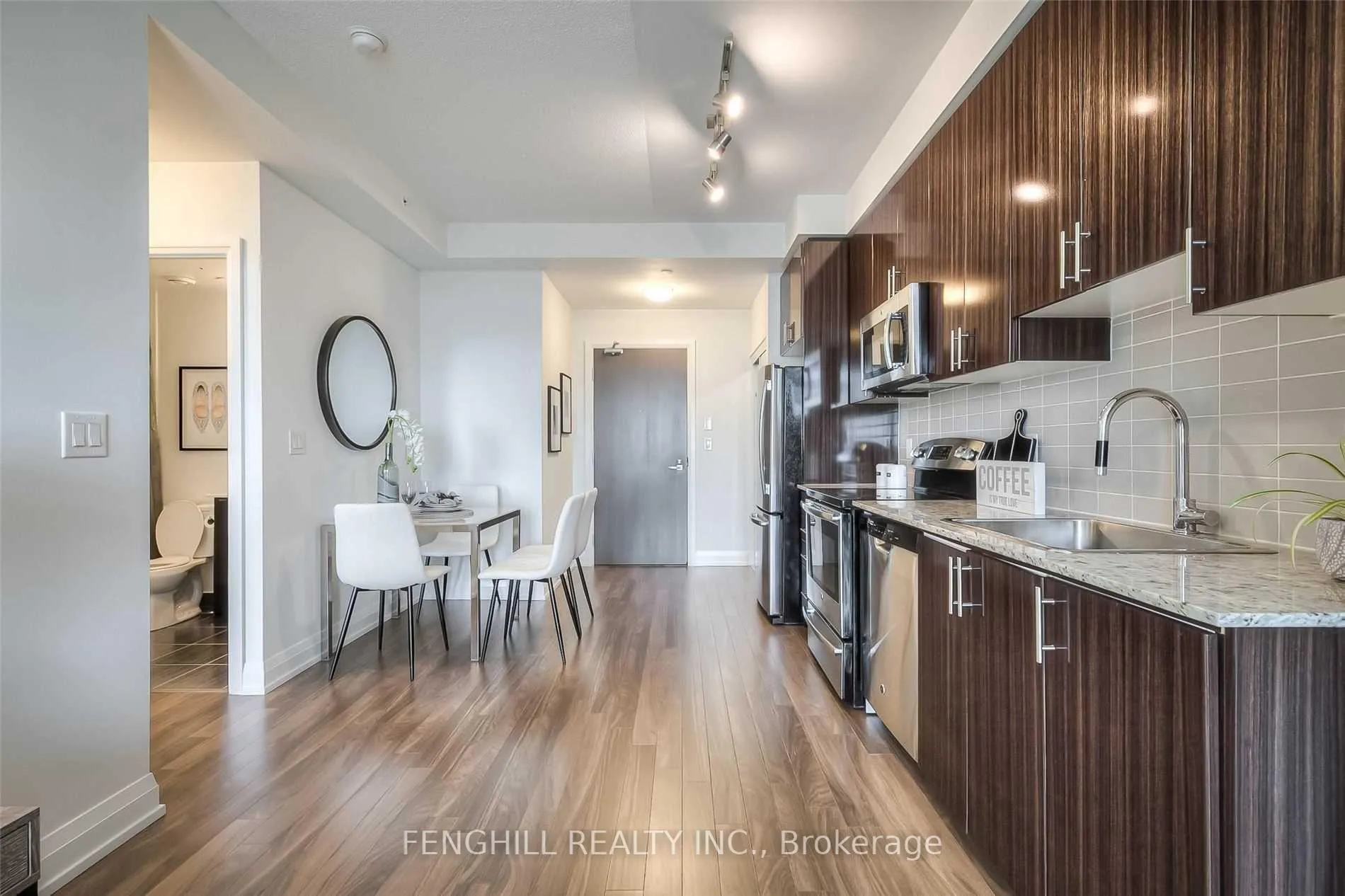 Photo 4 of Unit 1811, 7171 Yonge Street, Markham, Thornhill — HOMEH