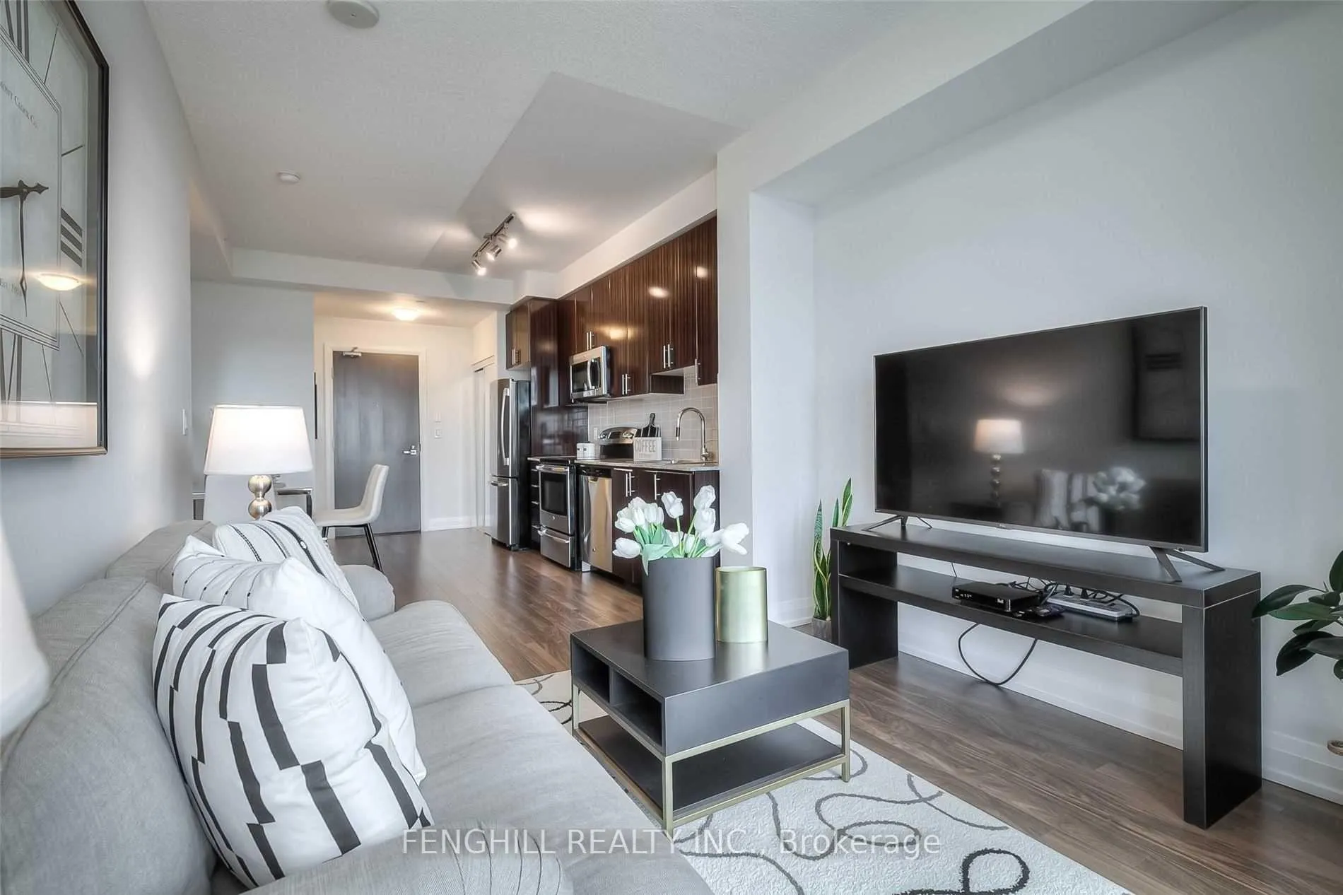 Photo 8 of Unit 1811, 7171 Yonge Street, Markham, Thornhill — HOMEH