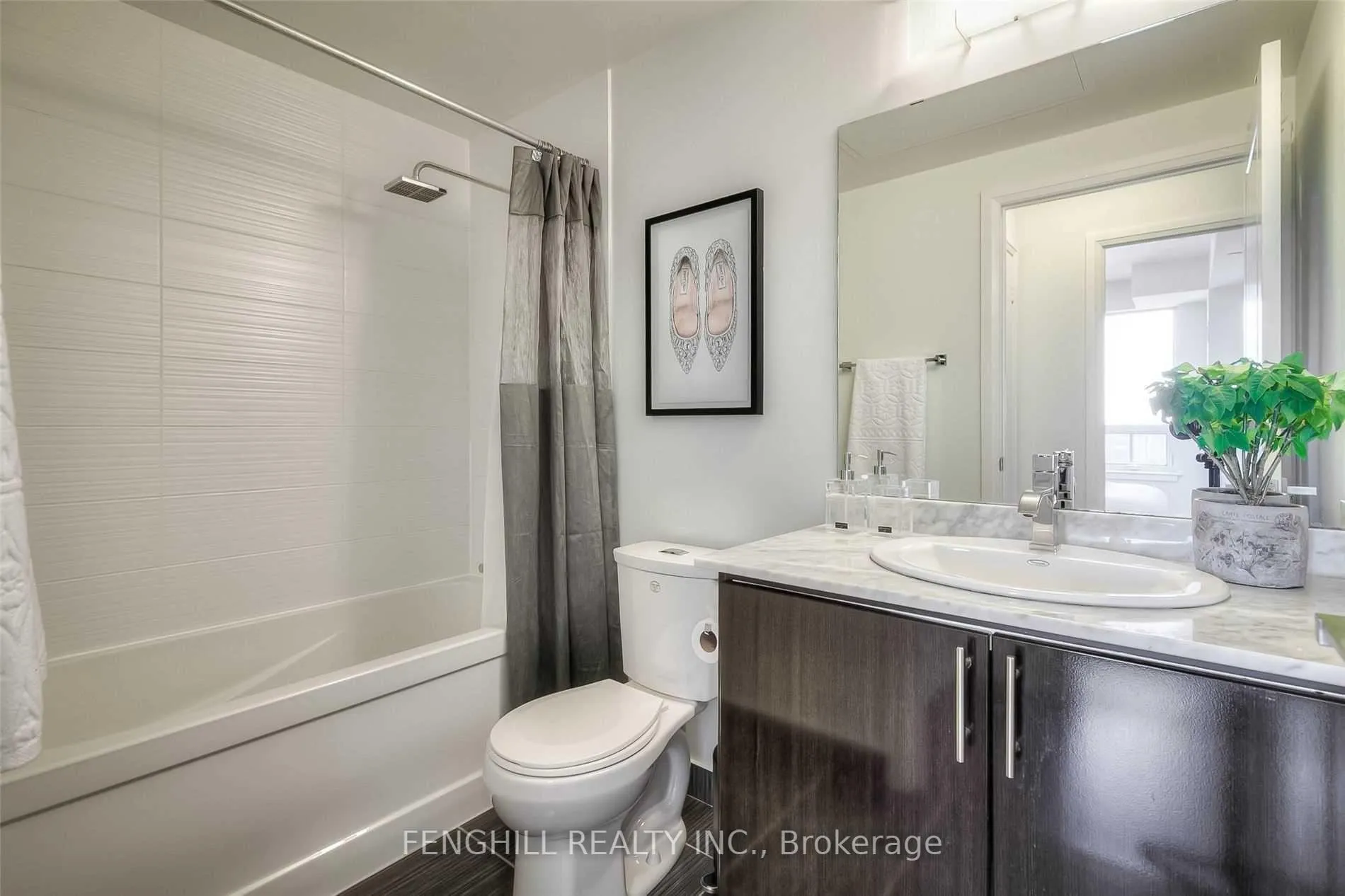 Photo 13 of Unit 1811, 7171 Yonge Street, Markham, Thornhill — HOMEH