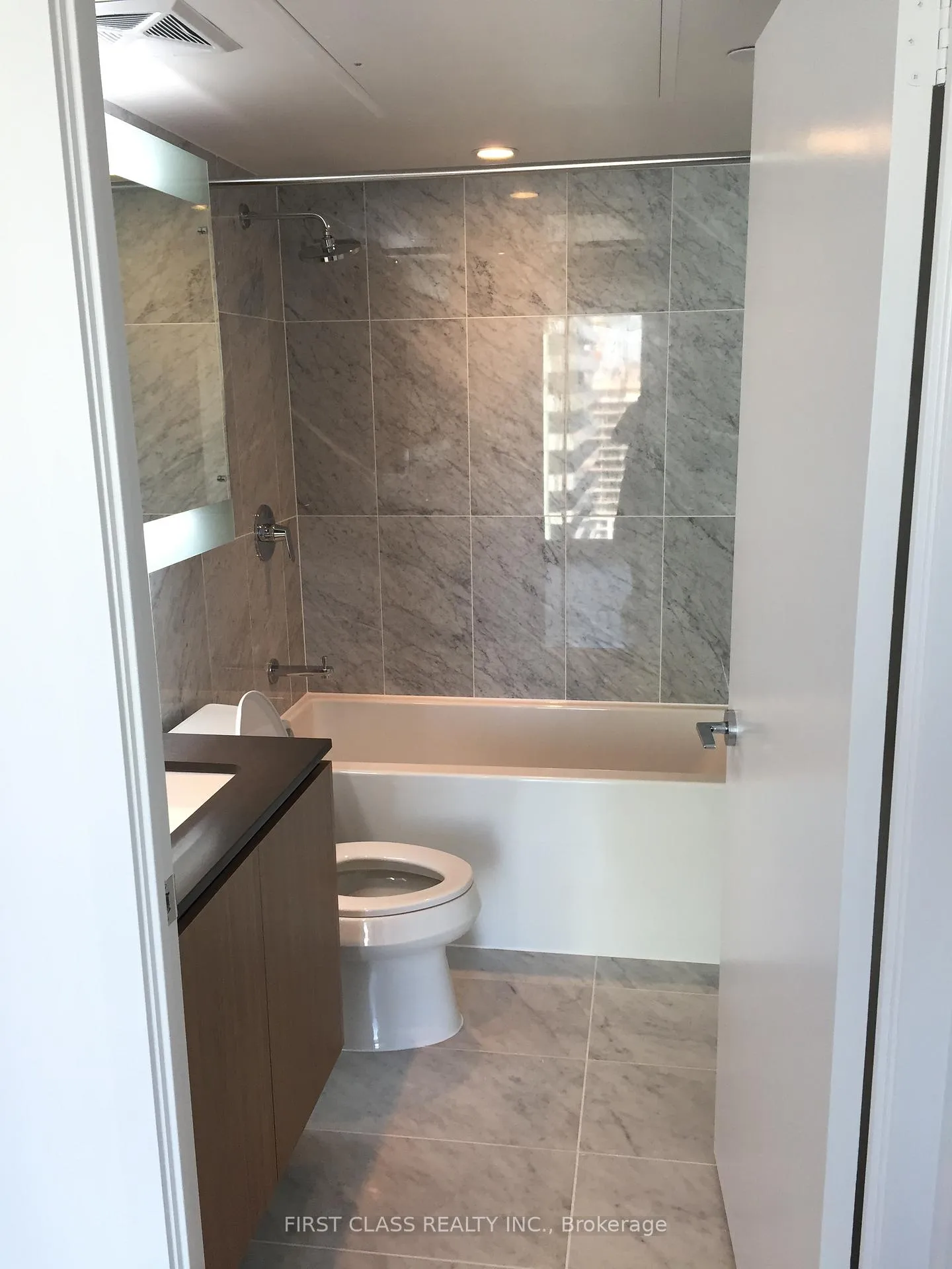Photo 6 of Unit 2606, 70 Queens Wharf Road, Toronto, Waterfront Communities — HOMEH