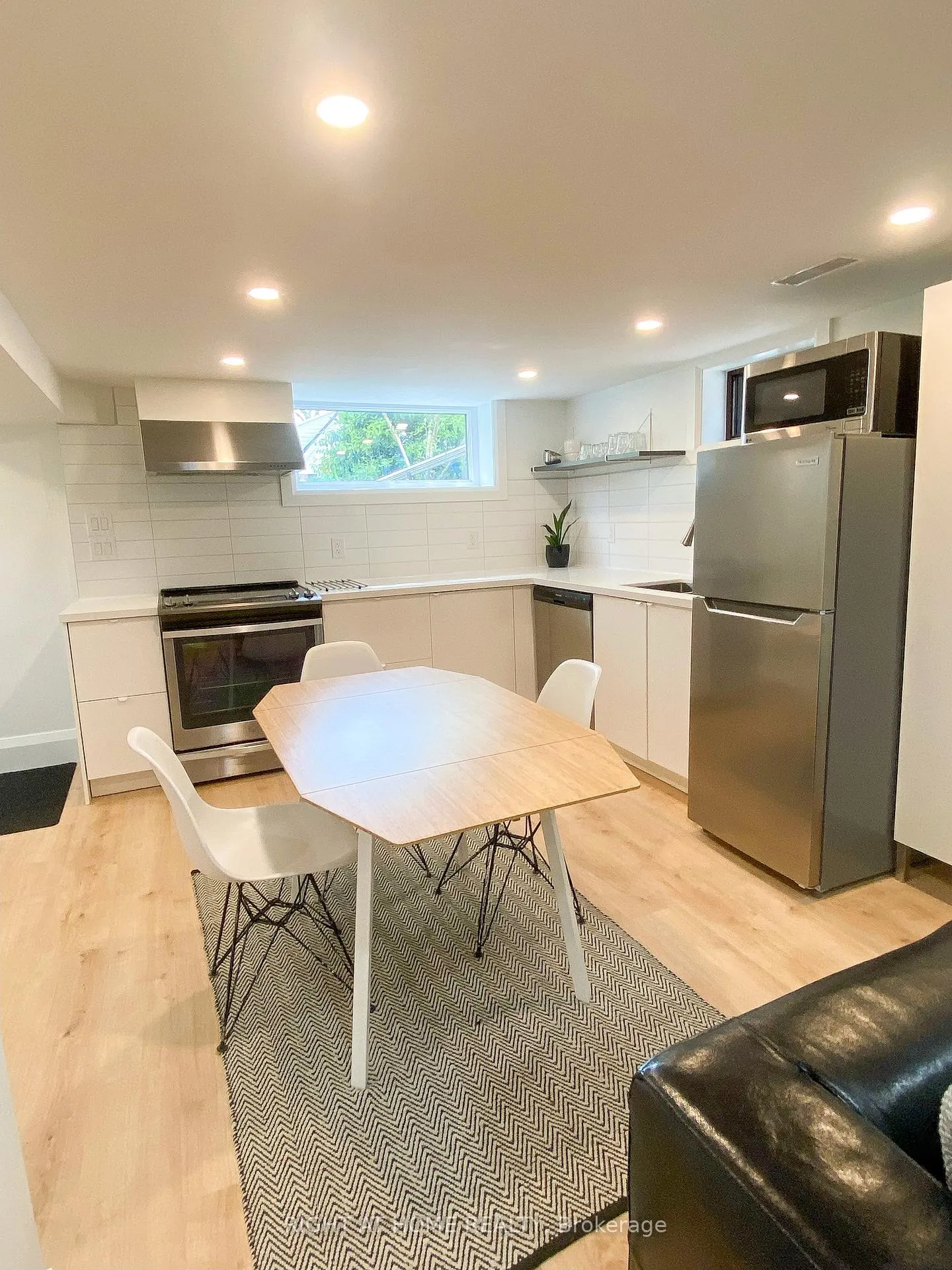 Photo 5 of Unit Basement, 75 Binswood Avenue, Toronto, East York — HOMEH