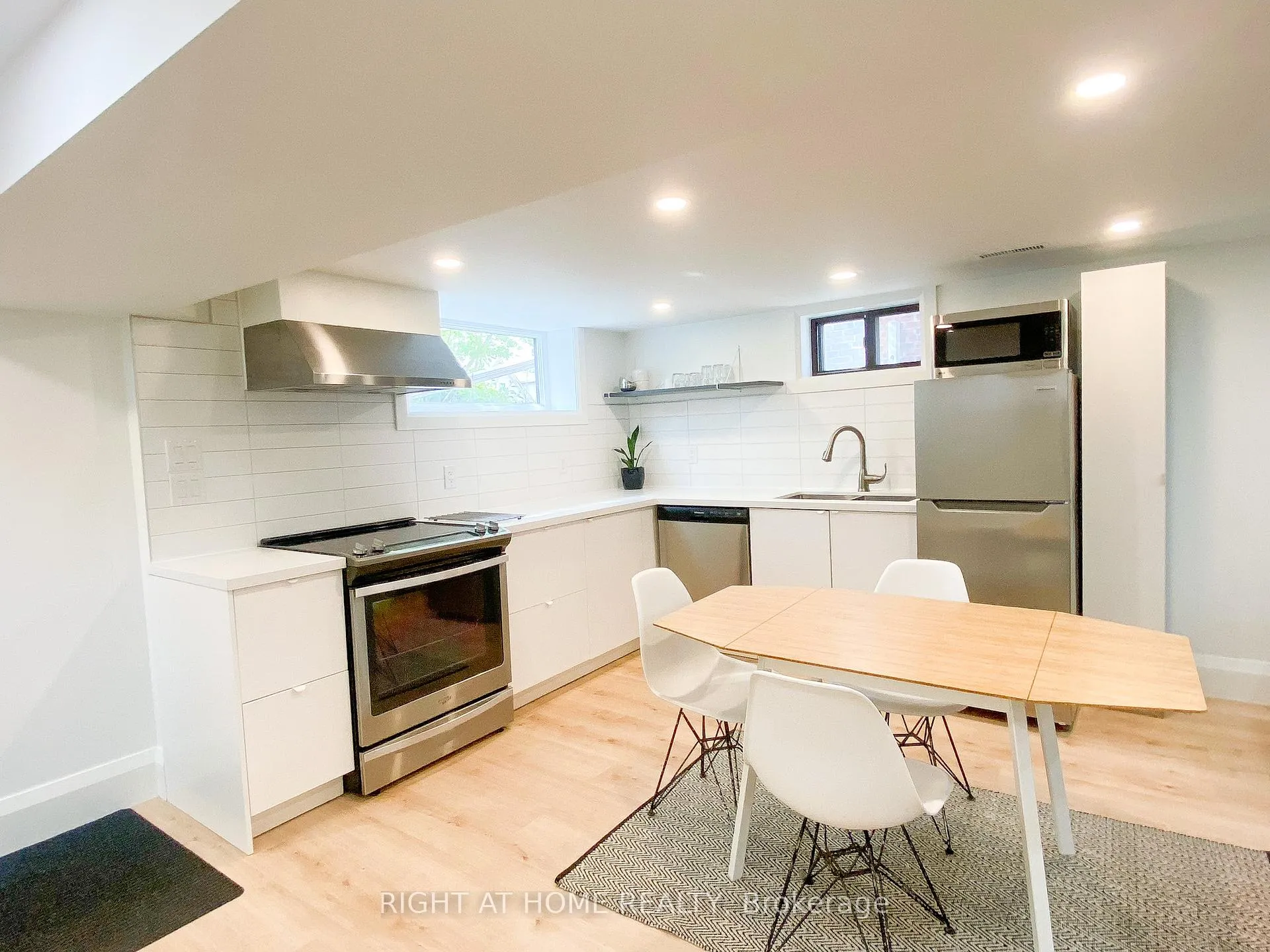 Photo 6 of Unit Basement, 75 Binswood Avenue, Toronto, East York — HOMEH