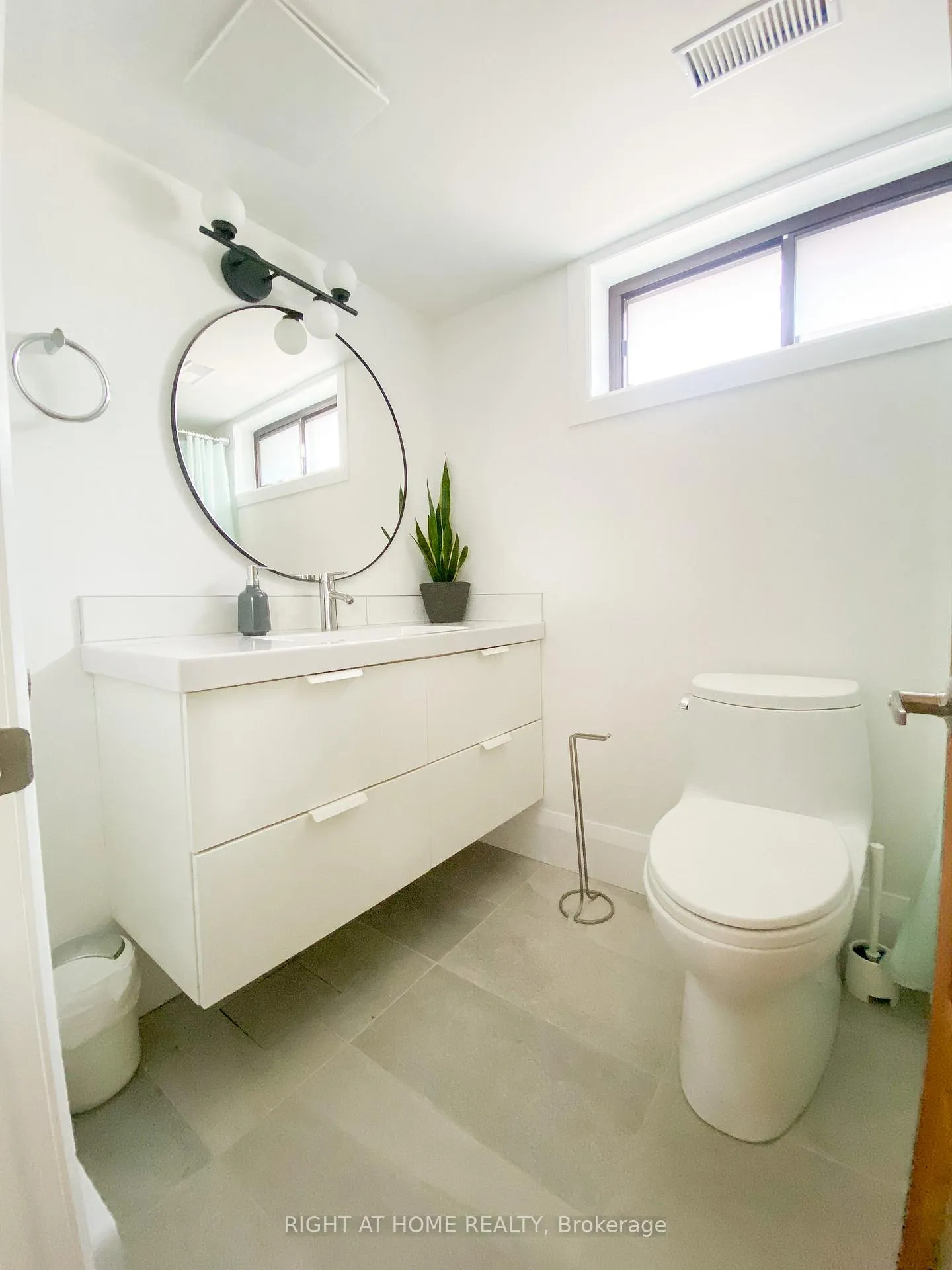 Photo 9 of Unit Basement, 75 Binswood Avenue, Toronto, East York — HOMEH
