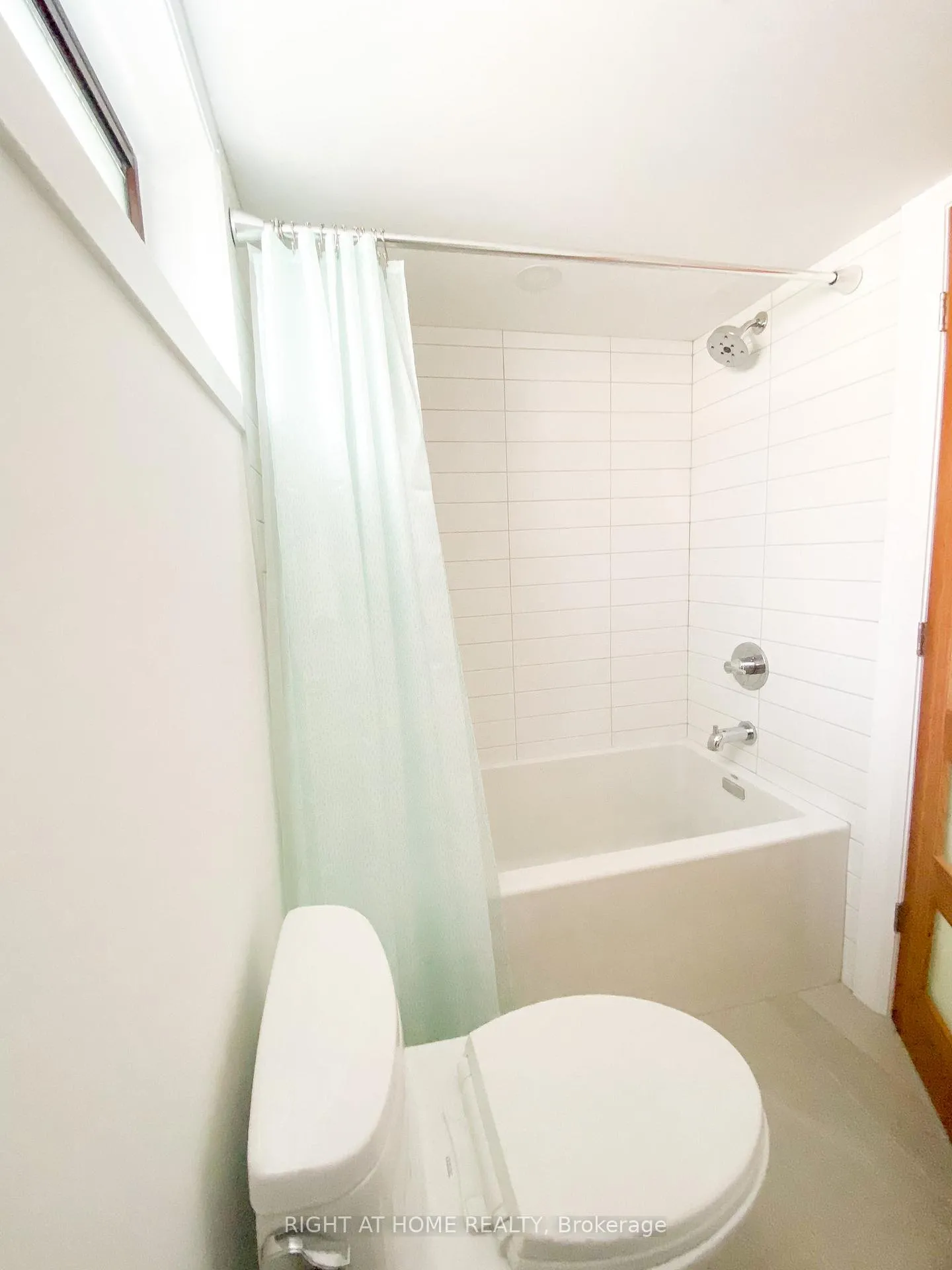 Photo 10 of Unit Basement, 75 Binswood Avenue, Toronto, East York — HOMEH