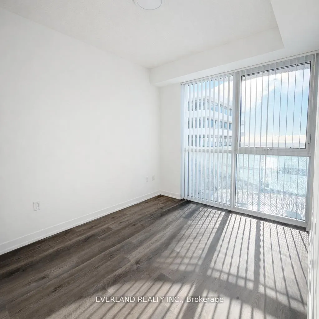 Photo 8 of Unit 4610, 8 Interchange Way, Vaughan, Vaughan Corporate Centre — HOMEH