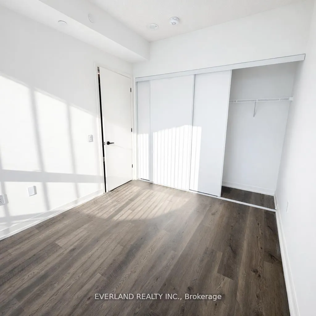 Photo 9 of Unit 4610, 8 Interchange Way, Vaughan, Vaughan Corporate Centre — HOMEH