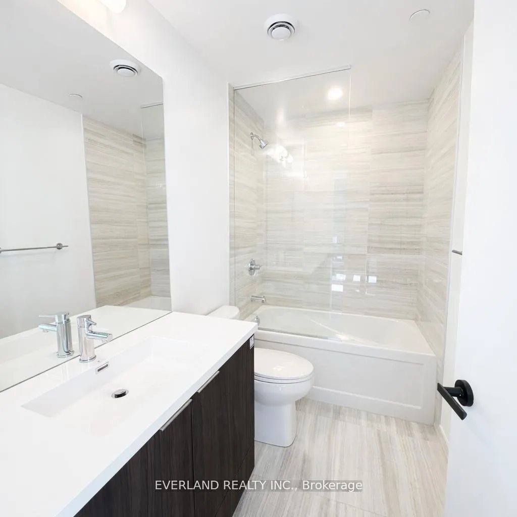 Photo 10 of Unit 4610, 8 Interchange Way, Vaughan, Vaughan Corporate Centre — HOMEH