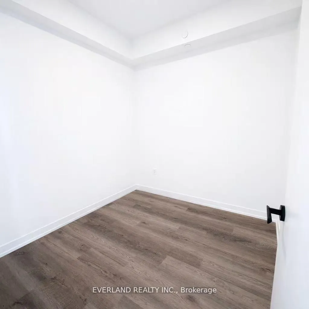 Photo 11 of Unit 4610, 8 Interchange Way, Vaughan, Vaughan Corporate Centre — HOMEH