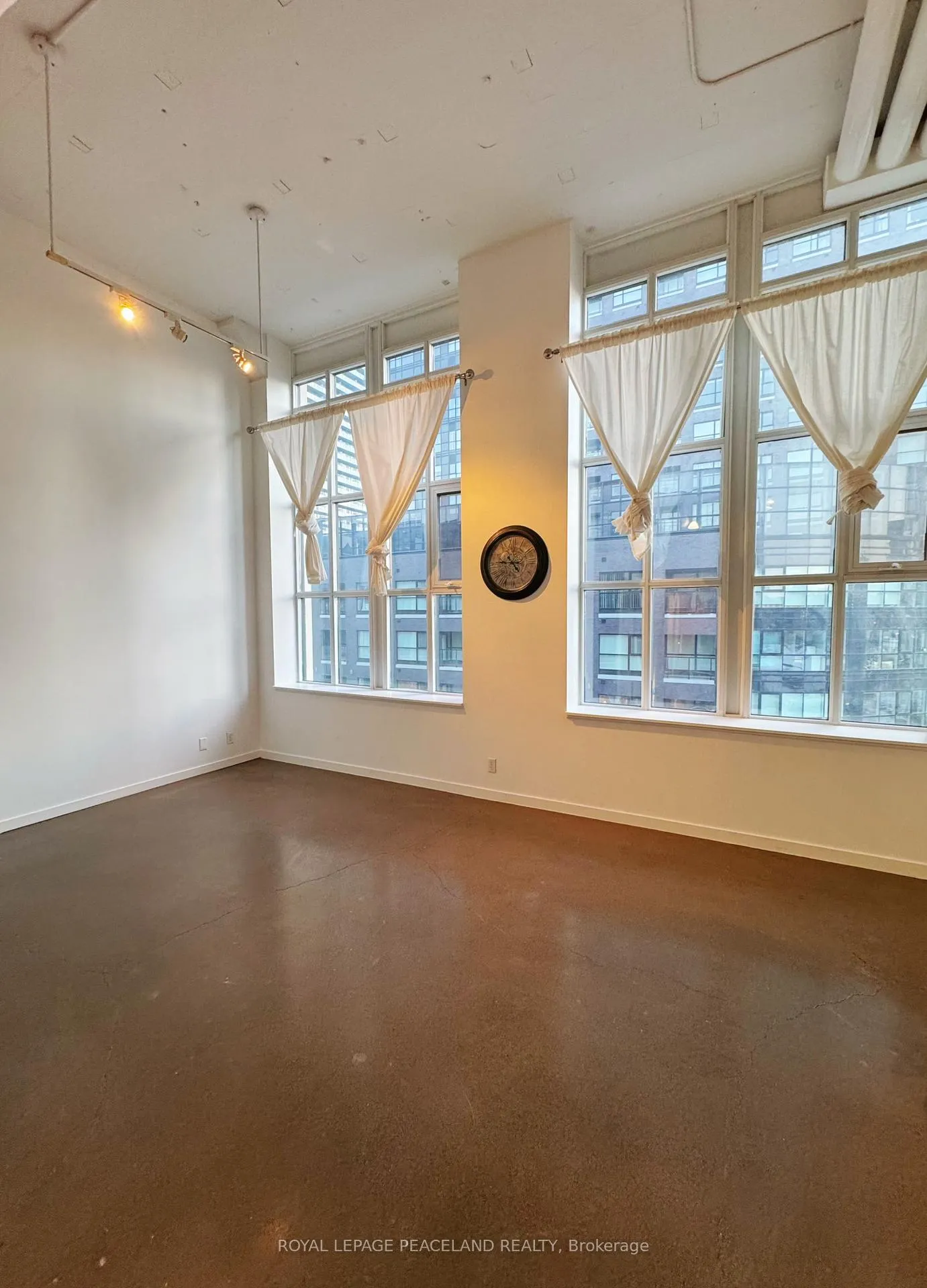 Photo 6 of Unit 418, 410 King Street W, Kitchener — HOMEH