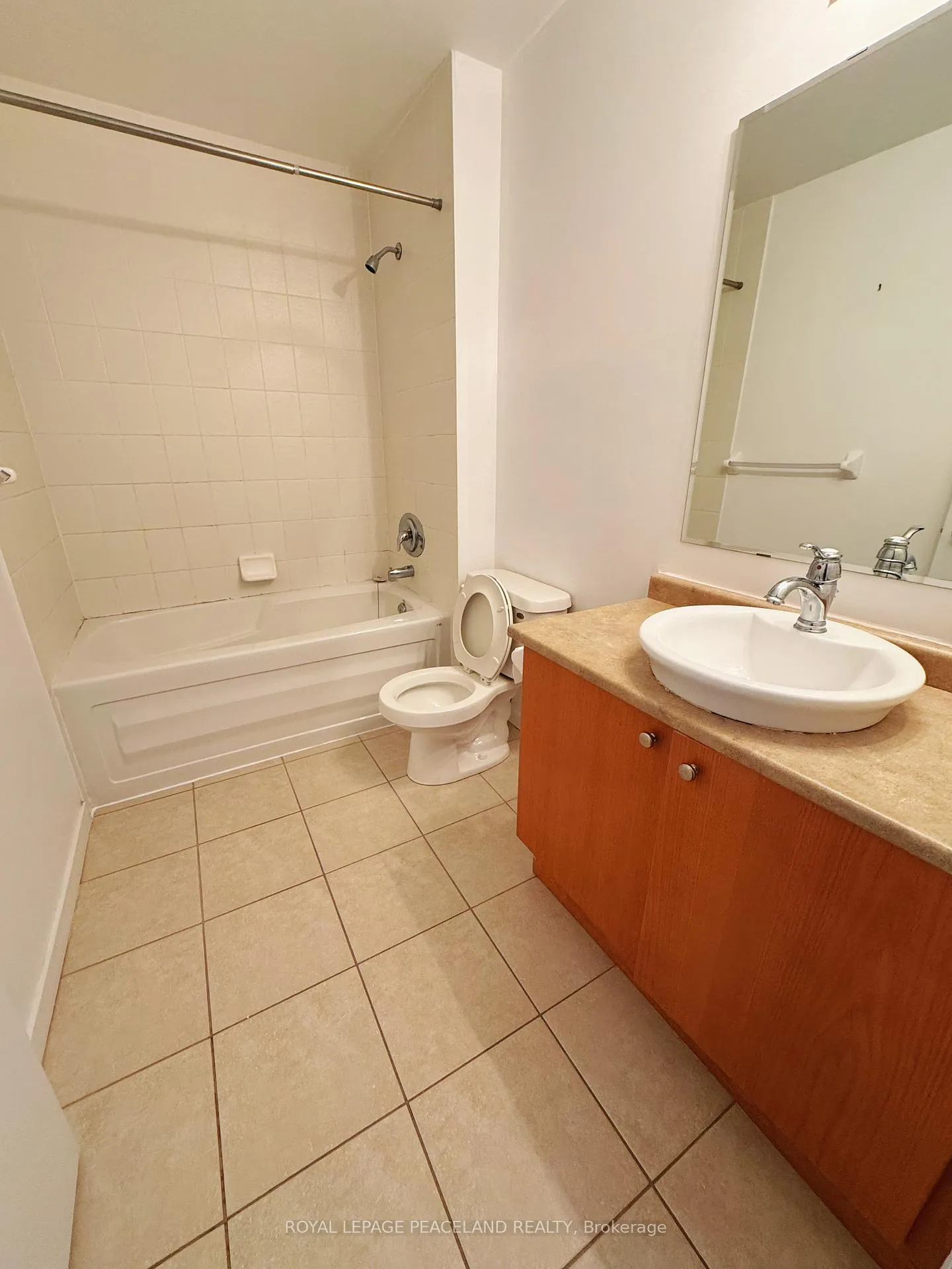 Photo 9 of Unit 418, 410 King Street W, Kitchener — HOMEH