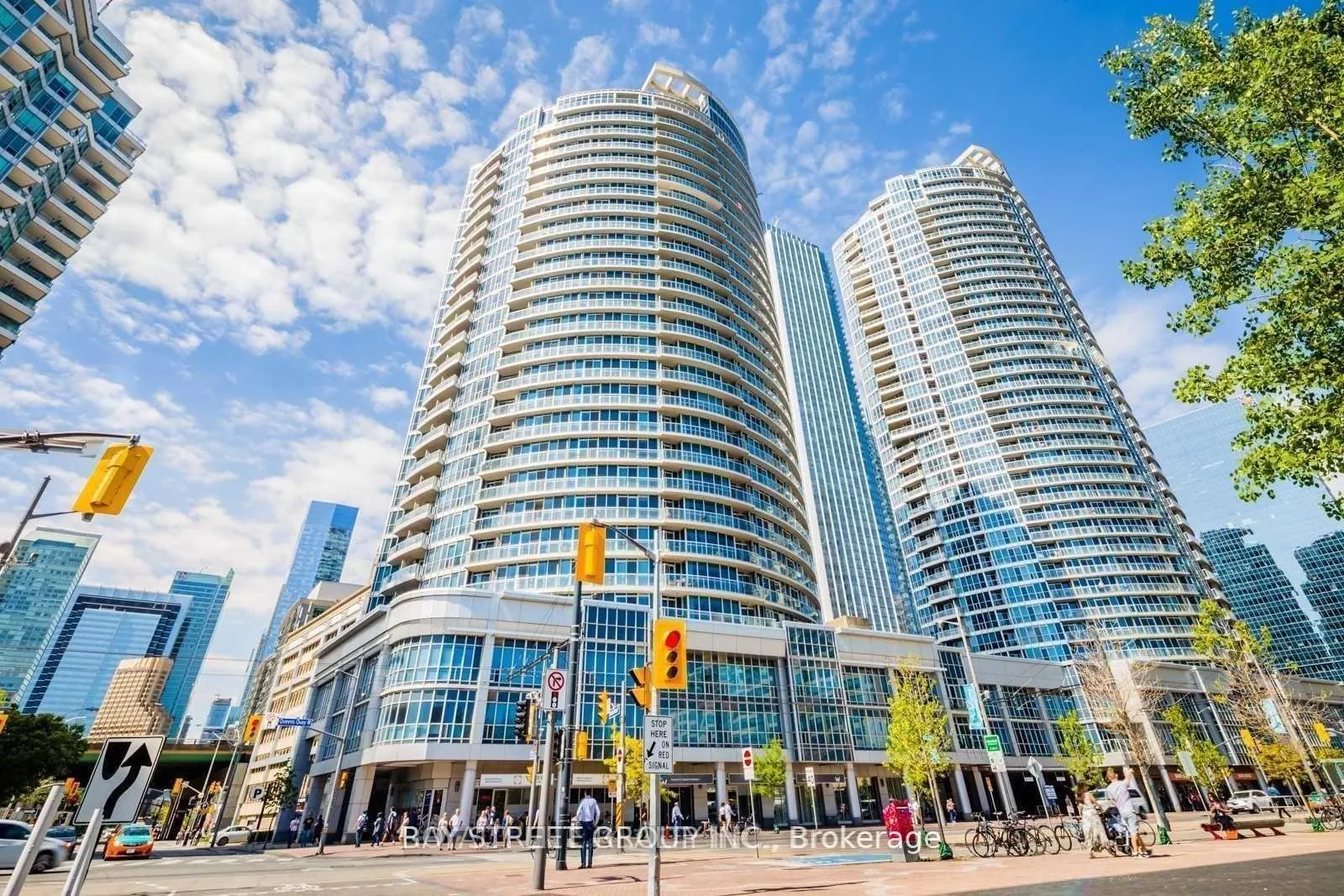 Photo 1 of Unit 806, 208 Queens Quay W, Toronto, Waterfront Communities — HOMEH