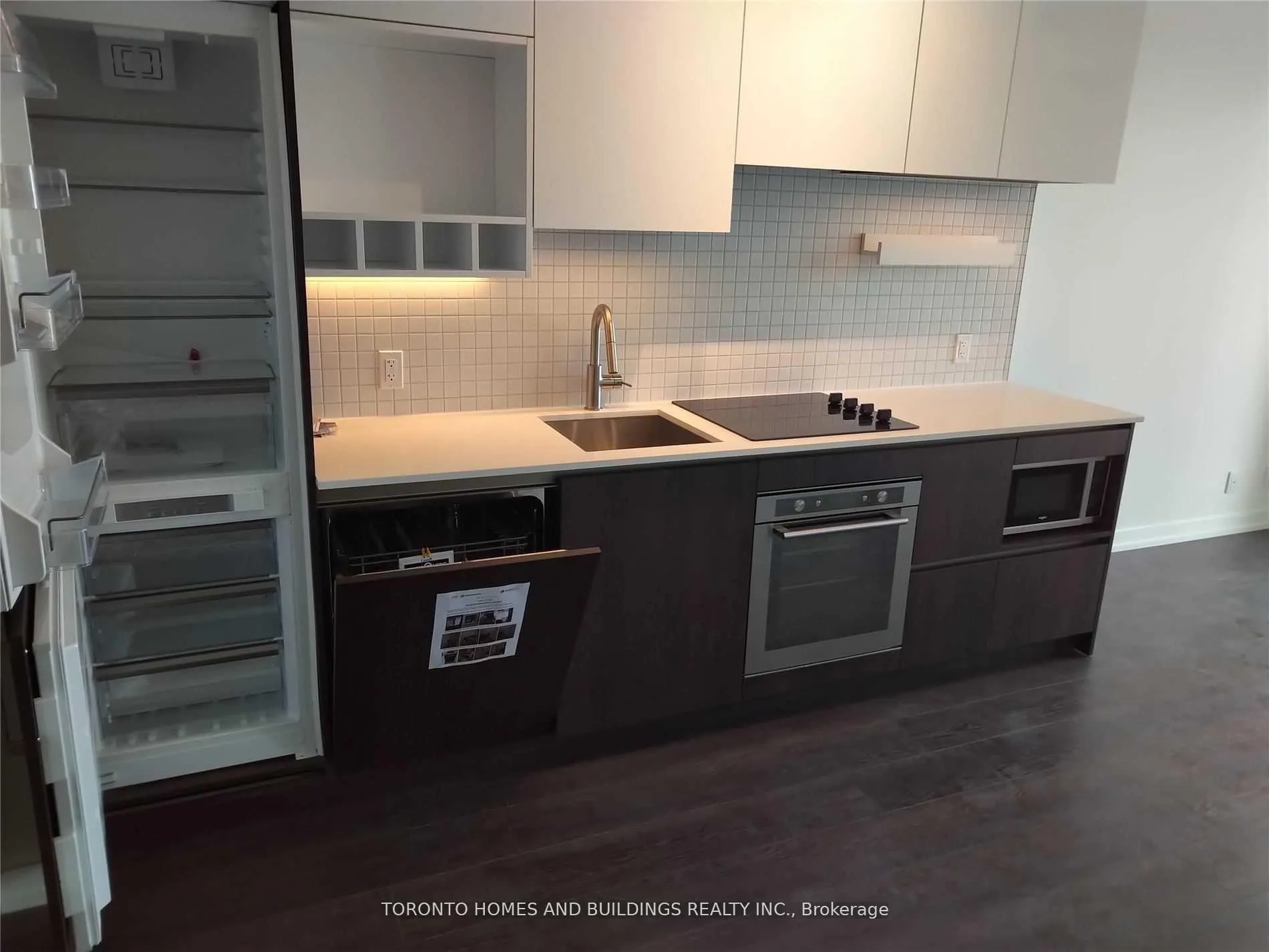 Photo 3 of Unit 907, 950 Portage Parkway, Vaughan, Vaughan Corporate Centre — HOMEH