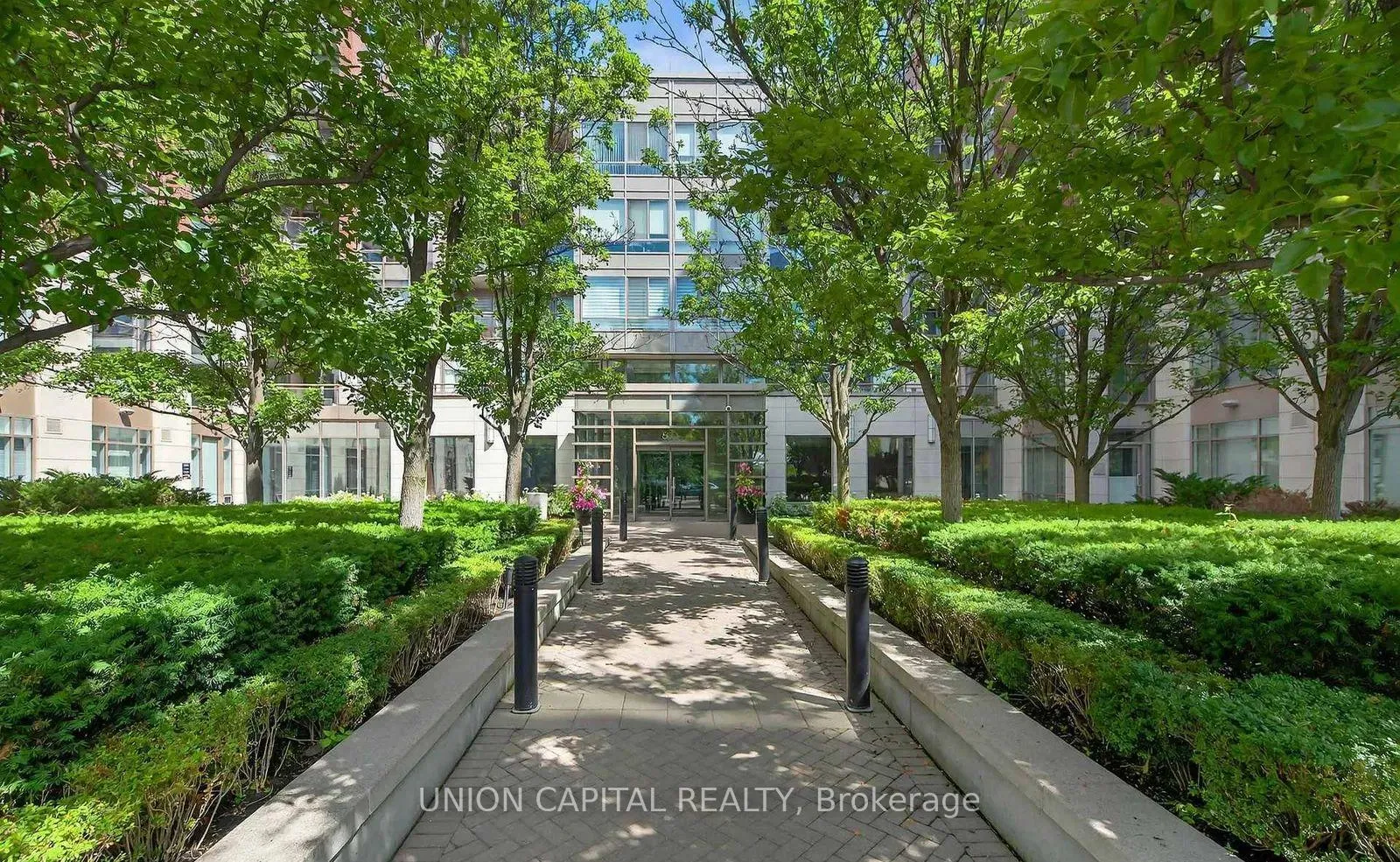 Photo 2 of Unit 812W, 500 Queens Quay W, Toronto, Waterfront Communities — HOMEH