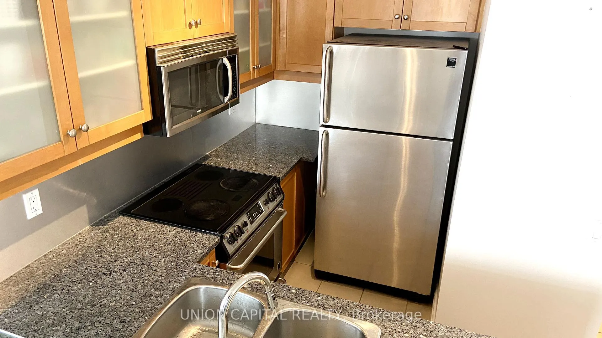 Photo 5 of Unit 812W, 500 Queens Quay W, Toronto, Waterfront Communities — HOMEH