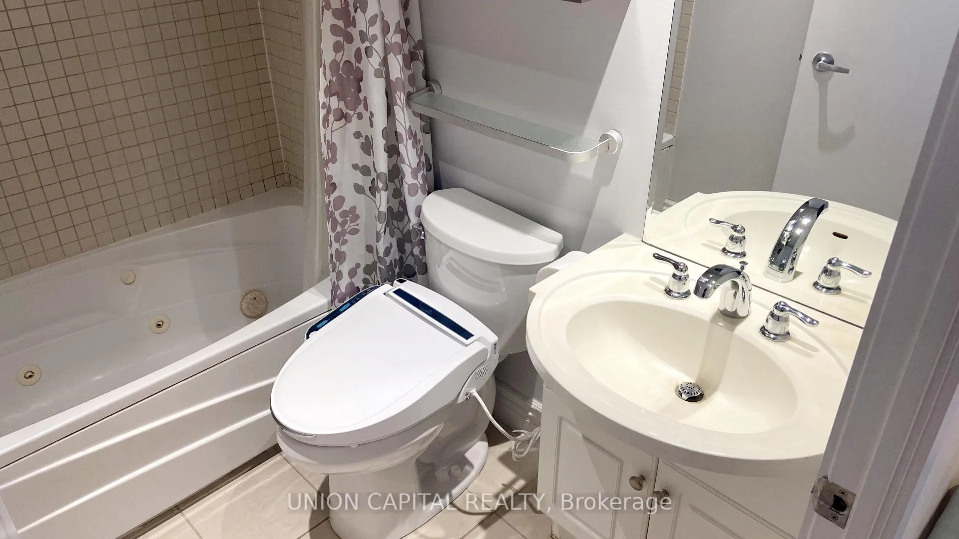 Photo 9 of Unit 812W, 500 Queens Quay W, Toronto, Waterfront Communities — HOMEH