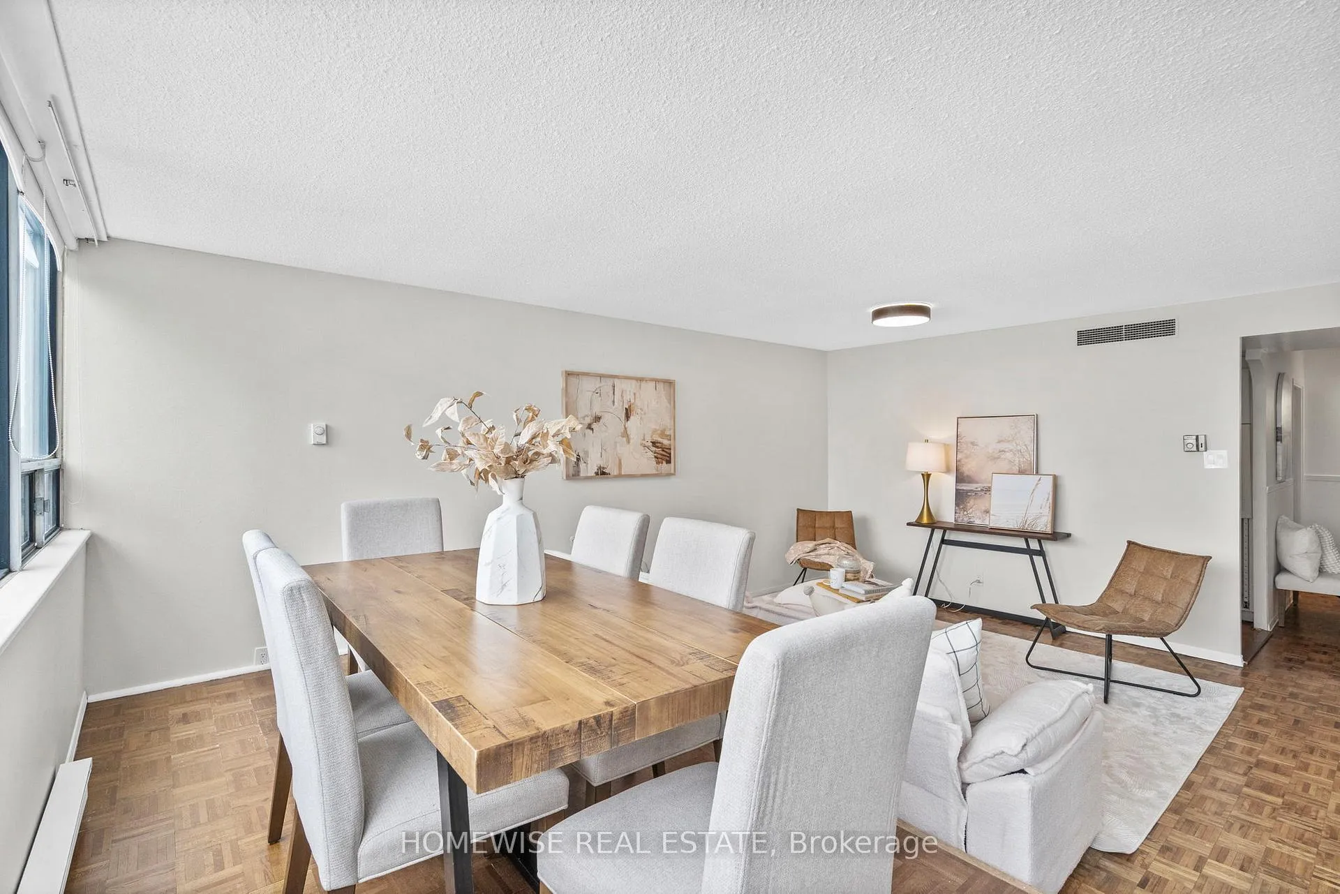 Photo 6 of Unit 1807, 914 Yonge Street, Toronto, The Annex — HOMEH
