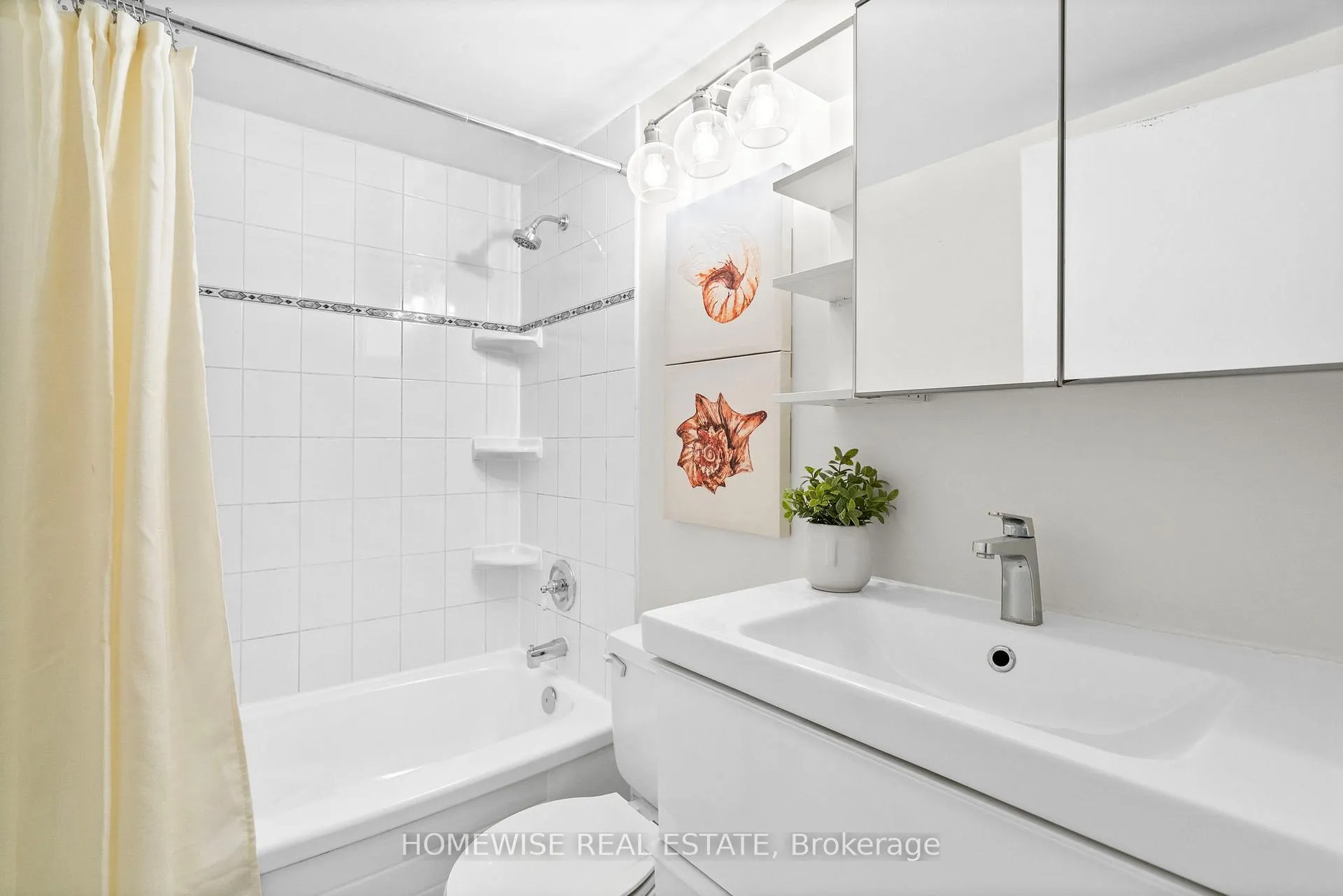 Photo 17 of Unit 1807, 914 Yonge Street, Toronto, The Annex — HOMEH