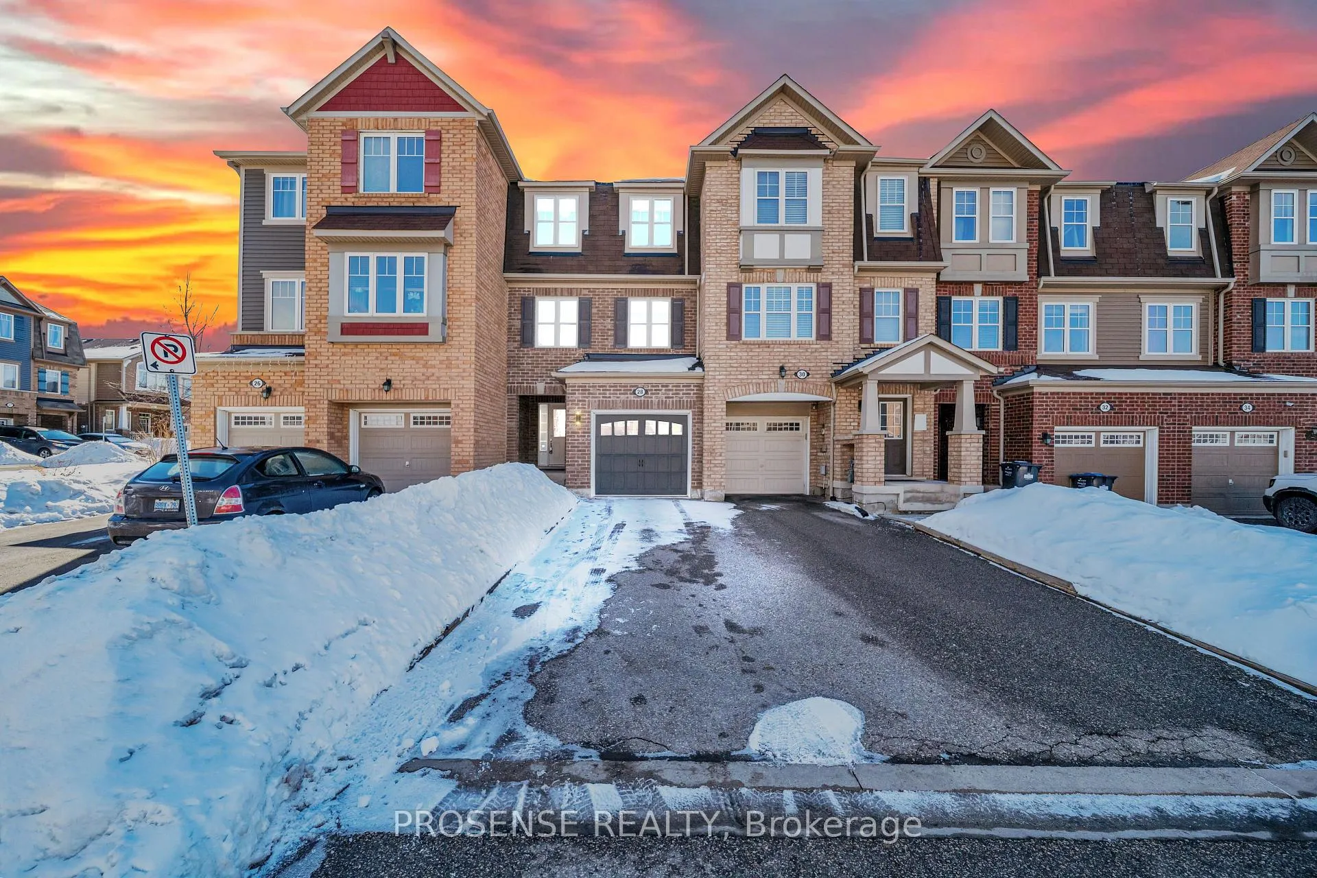 Photo 2 of 28 Mercedes Road, Brampton, Northwest Brampton — HOMEH