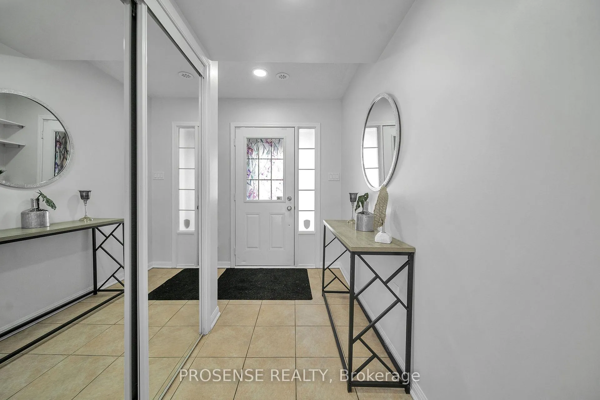 Photo 5 of 28 Mercedes Road, Brampton, Northwest Brampton — HOMEH